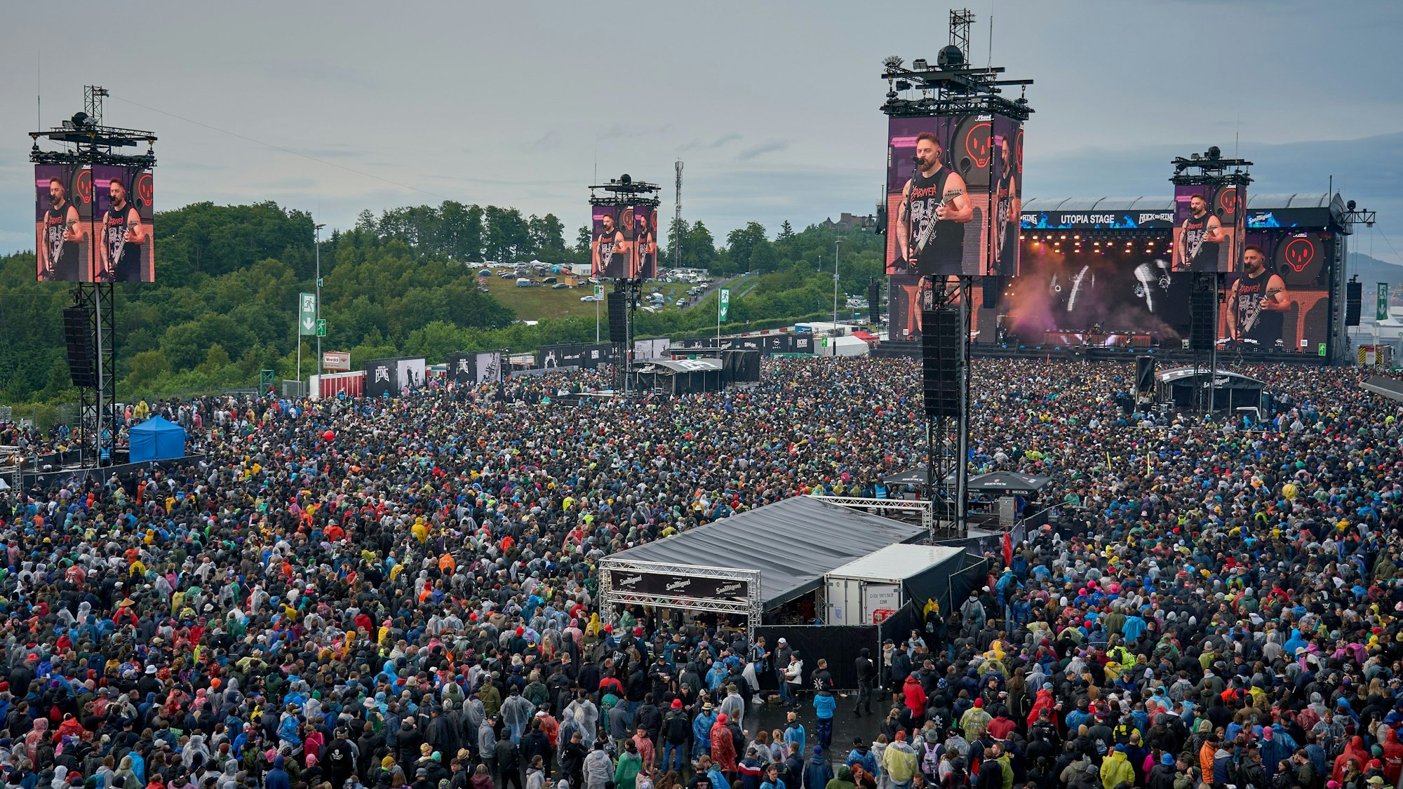 Blick auf die Bühne beim Auftritt von «Bullet for My Valentine» beim Festival Rock am Ring.