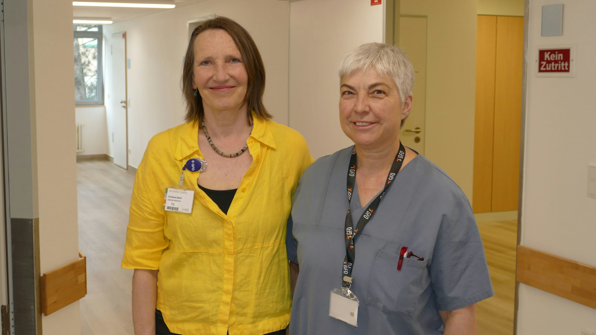 Christine Zeeck-Glauner, Leitende Hebamme, und Claudia Häser (r.), Leitende Oberärztin, freuen sich über die neuen Kreißsäle.