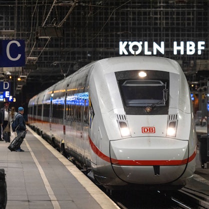 Verbände fordern die Deutsche Bahn dazu auf, die Abschaffung der Familienreservierung zu stoppen. (Archivbild)