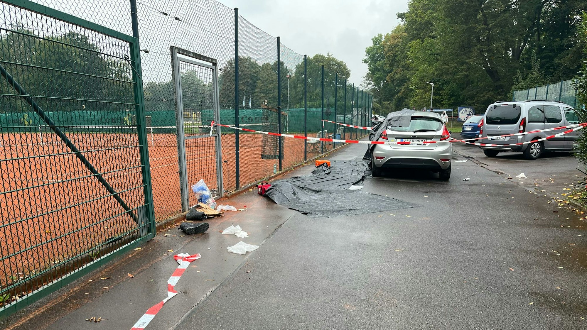 Der Tatort  am Rande eines Sportplatzes am Freimersdorfer Weg.