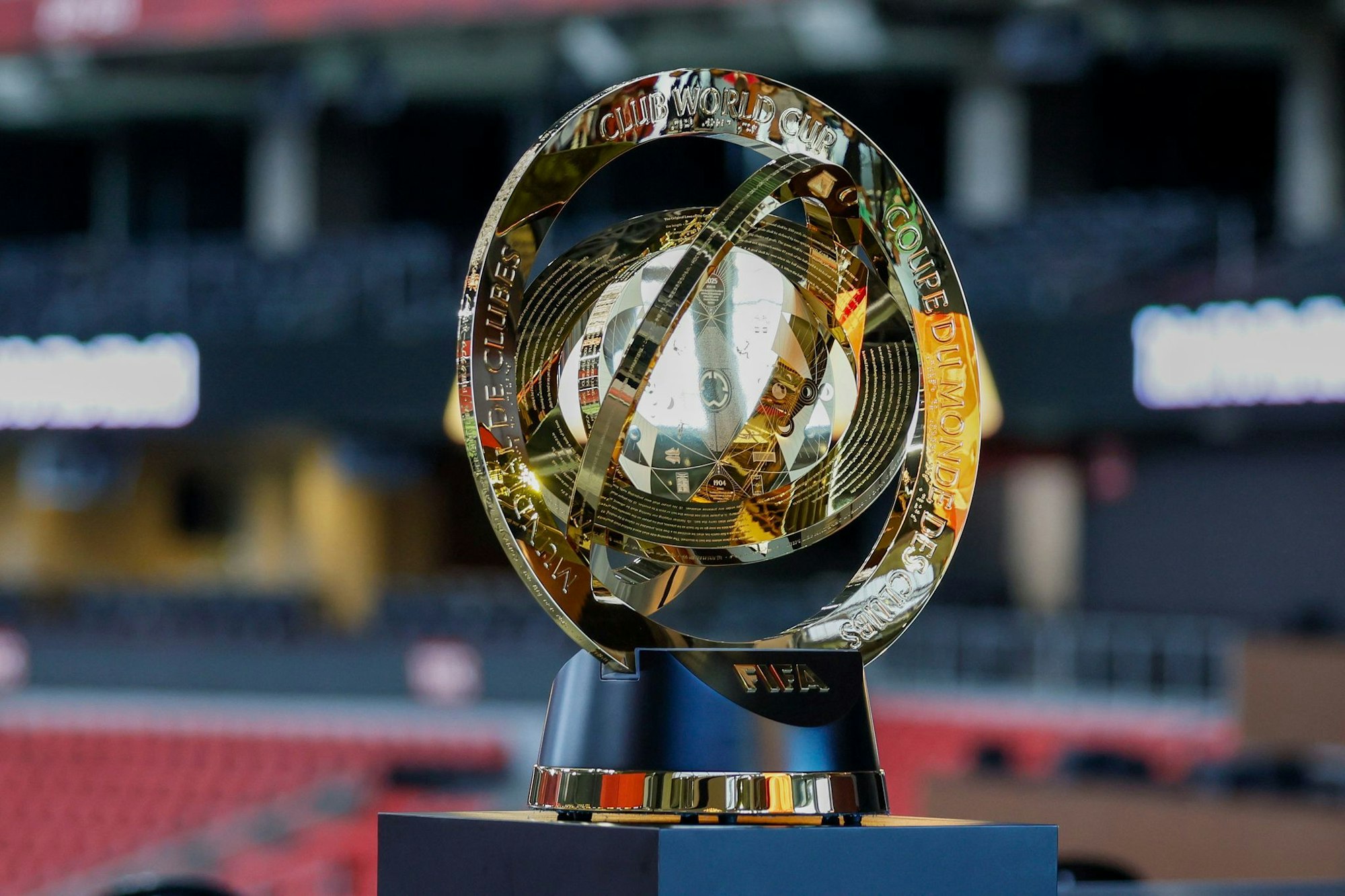 Um diese Trophäe geht's bei der Club-WM.