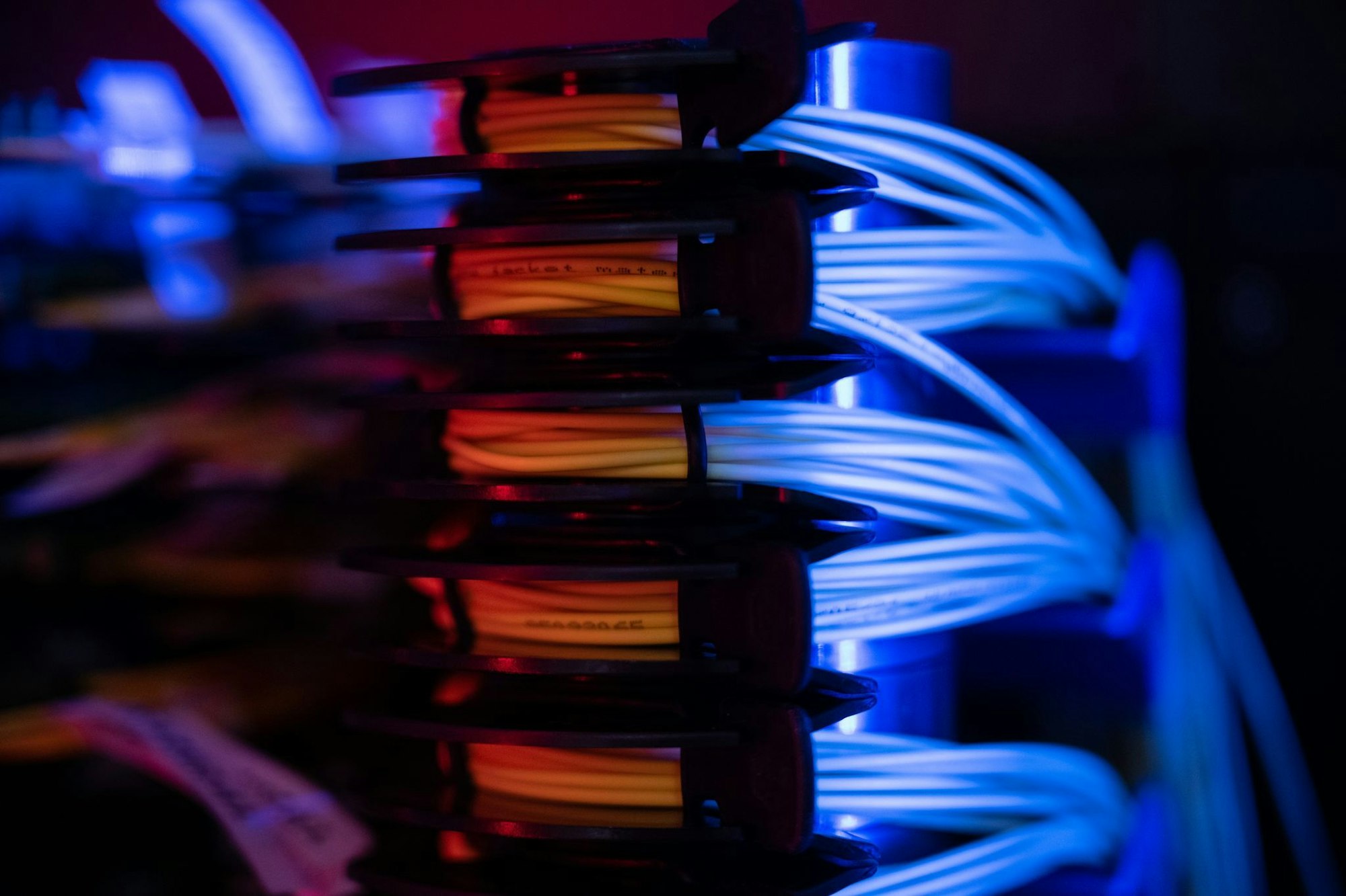 Aus Sicht von Bitkom-Präsident Ralf Wintergerst muss sich Deutschland aus einseitigen Abhängigkeiten lösen, auch bei digitaler Infrastruktur. (Symbolbild).