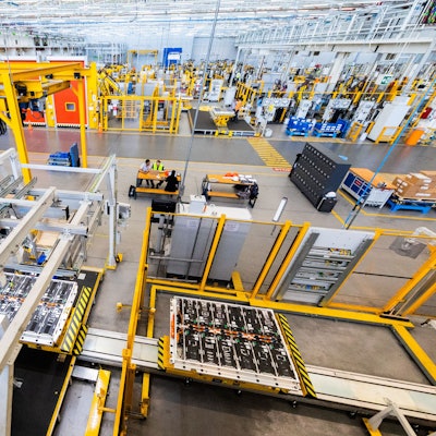 Seit dem Sommer fertigt Ford in Köln auch die Batterien für die hier montierten E-Autos