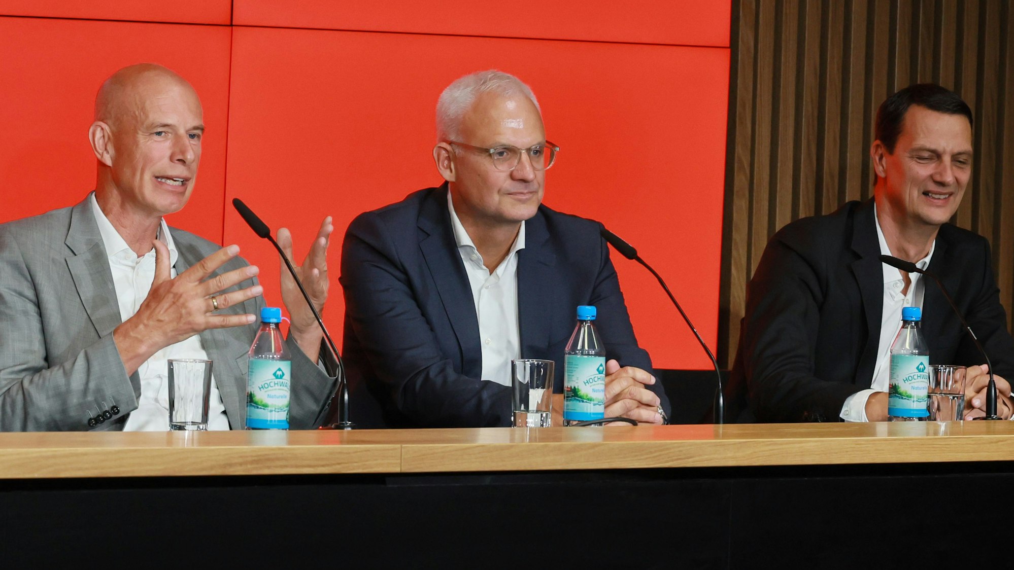 1. FC Köln, Pressekonferenz, der Mitgliederrat mit dem Vorsitzenden Daniel Schwab und seine Stellvertreterin Stacy Krott stellen ihre Kandidaten für den im Herbst zu wählenden Vorstand vor: Jörn Stobbe als Präsident, Prof. Dr. Ulf Sobek und Dr. Jörg Alvermann als Vizepräsidenten, 11.06.2025, Bild: Herbert Bucco