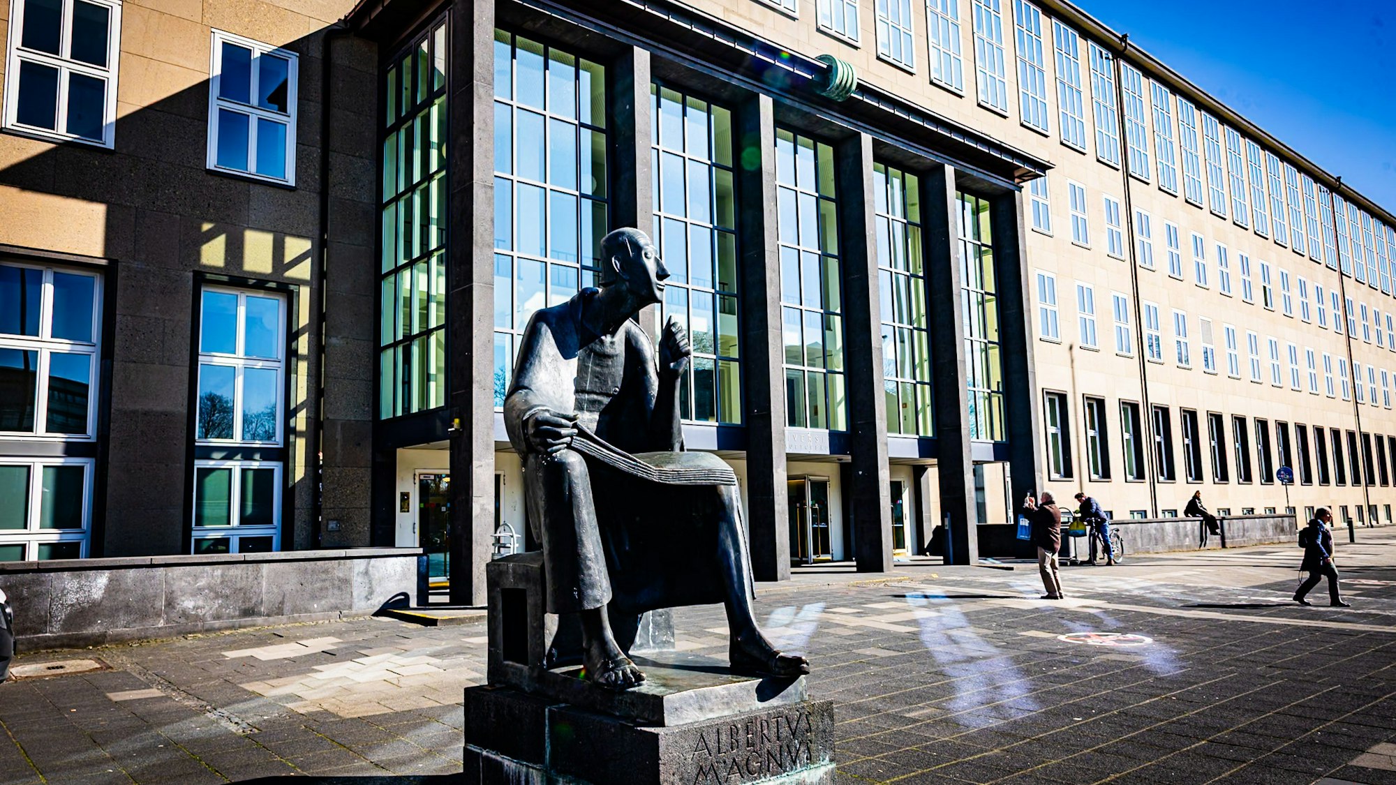 Ein Blick auf den Albertus-Magnus-Platz.