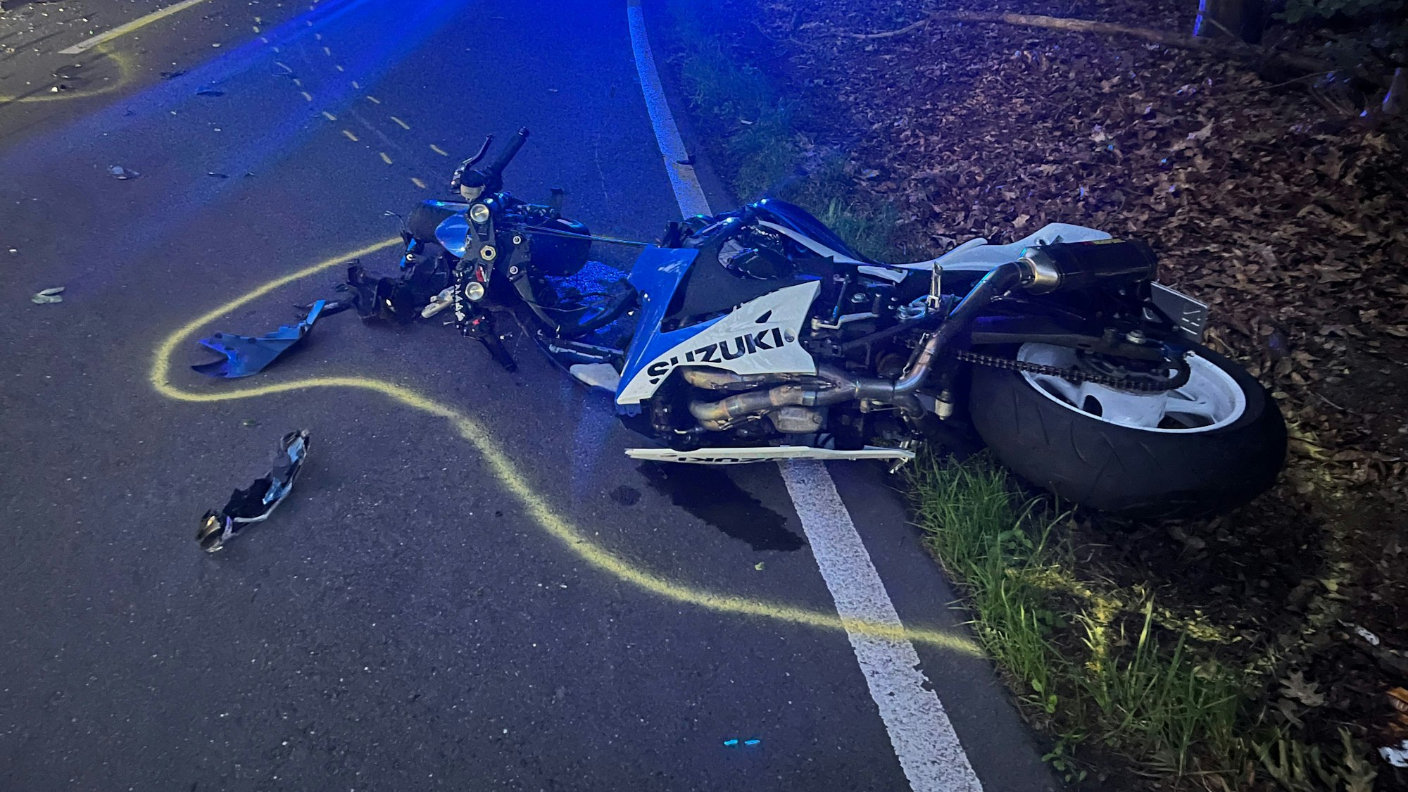 Die Maschine wurde auseinandergerissen.