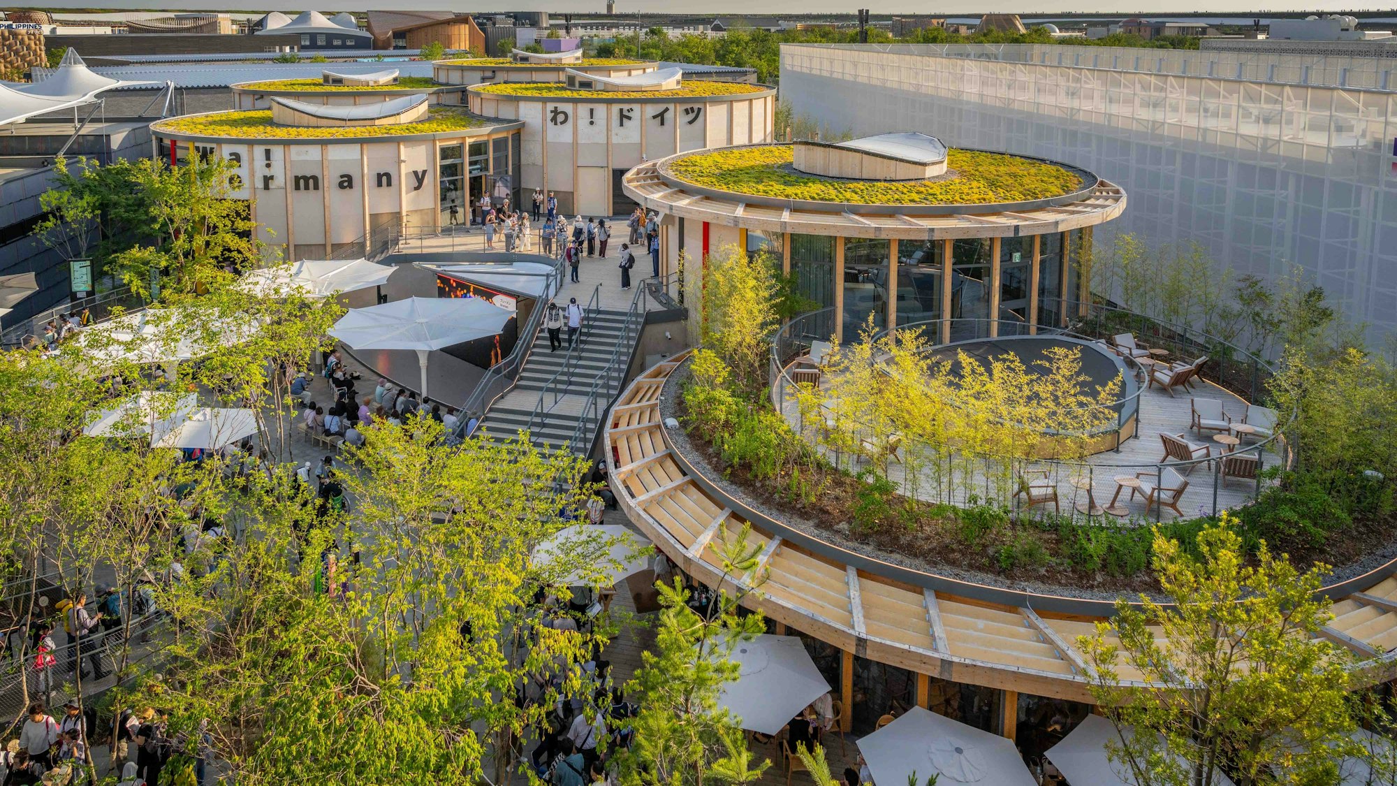 Expo 2025 Osaka - Besucher auf dem Expo-Gelände am Donnerstag, 5.6.25 in Osaka. Foto: Jakob Studnar / Koelnmesse GmbH