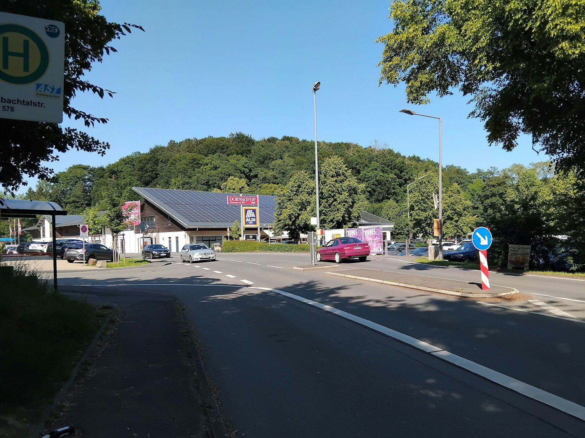 An der Wahnbachtalstraße soll die Situation für Fußgänger sicherer werden.