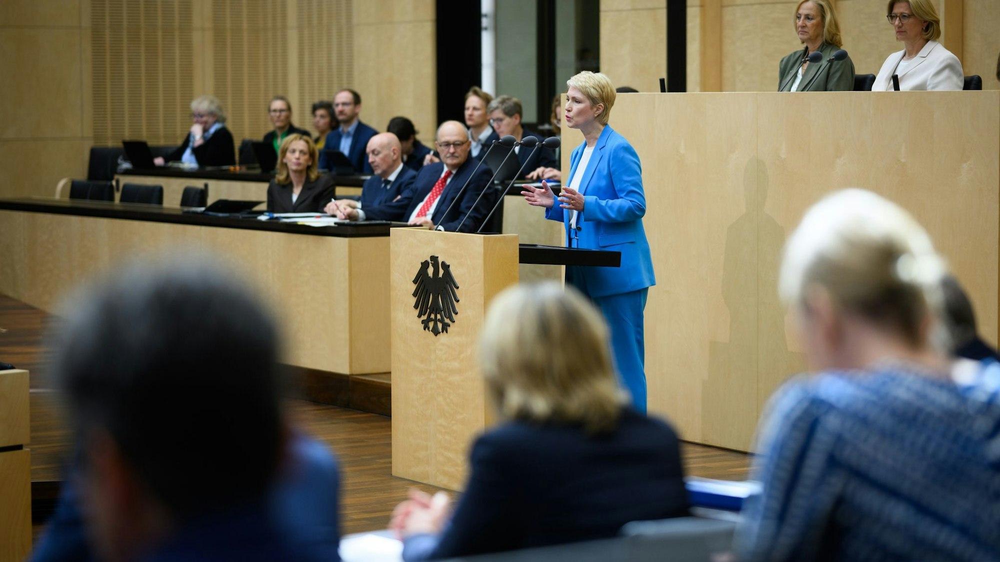 Mecklenburg-Vorpommerns Ministerpräsidentin Schwesig (SPD) fordert im Bundesrat Rentenstabilität.