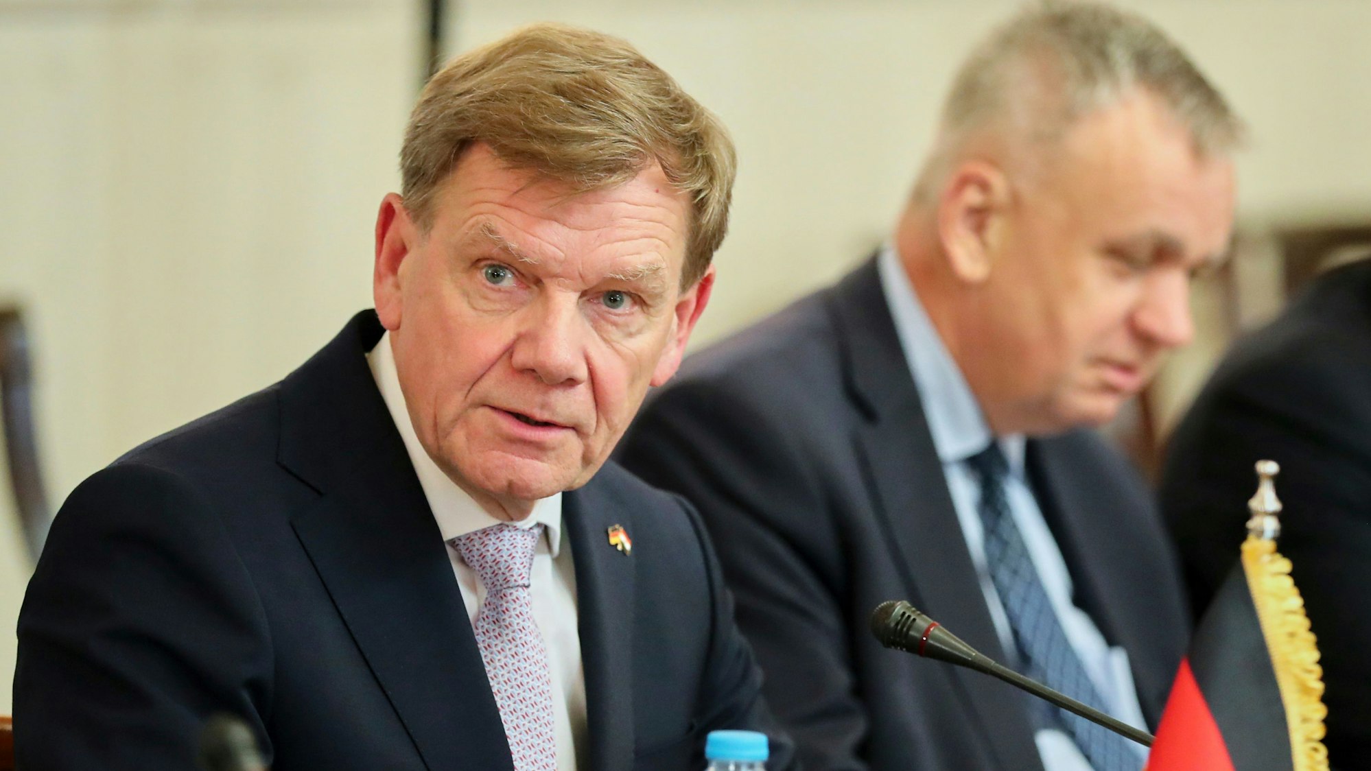 Außenminister Johannes Wadephul (CDU) äußerte sich in Kairo zu der jüngsten Eskalation.