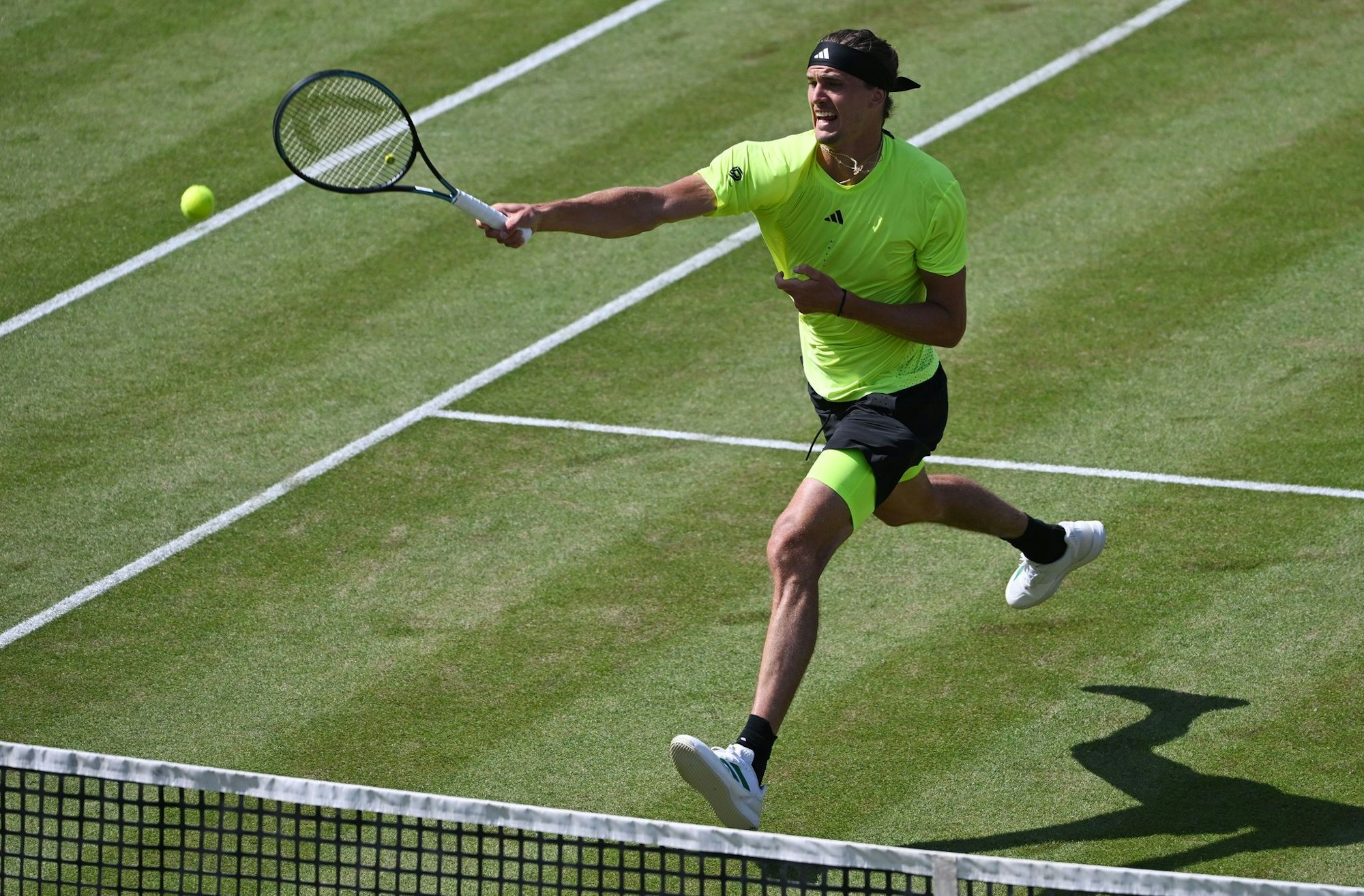 Alexander Zverev musste sich gegen Brandon Nakashima insbesondere im ersten Satz strecken.