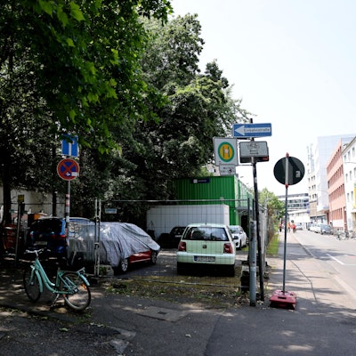 Südlich der Löwengasse (r.) soll das Interim der Feuerwache 1 entstehen. Die alte Druckerei (l.) soll abgerissen werden.