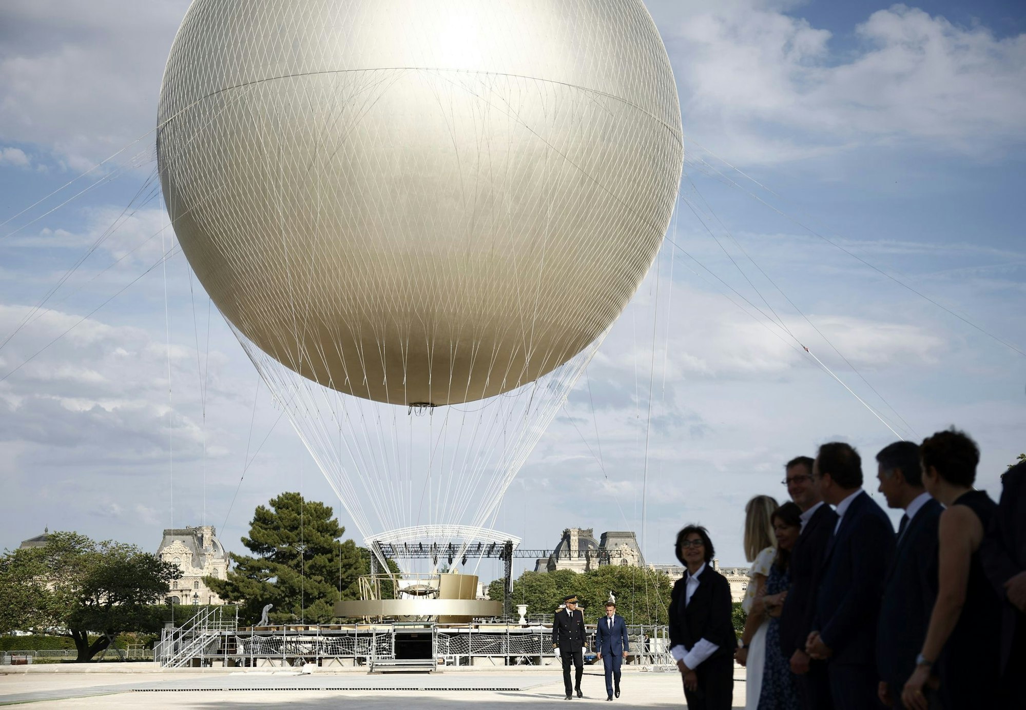 Vom 21. Juni an steigt der Olympia-Ballon in Paris wieder in den Abendhimmel.
