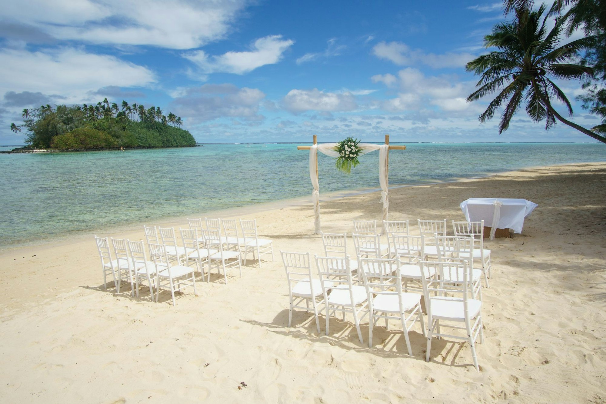 Destination Weddings bieten einzigartige Kulissen: Exotische Orte verwandeln die Hochzeit in ein unvergessliches Erlebnis.