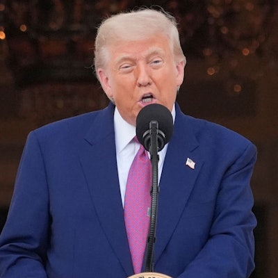 Demonstrationen gegen Trumps Einwanderungspolitik und die Kontrolle der Nationalgarde in Kalifornien sorgen für politische Spannungen und landesweite Proteste.