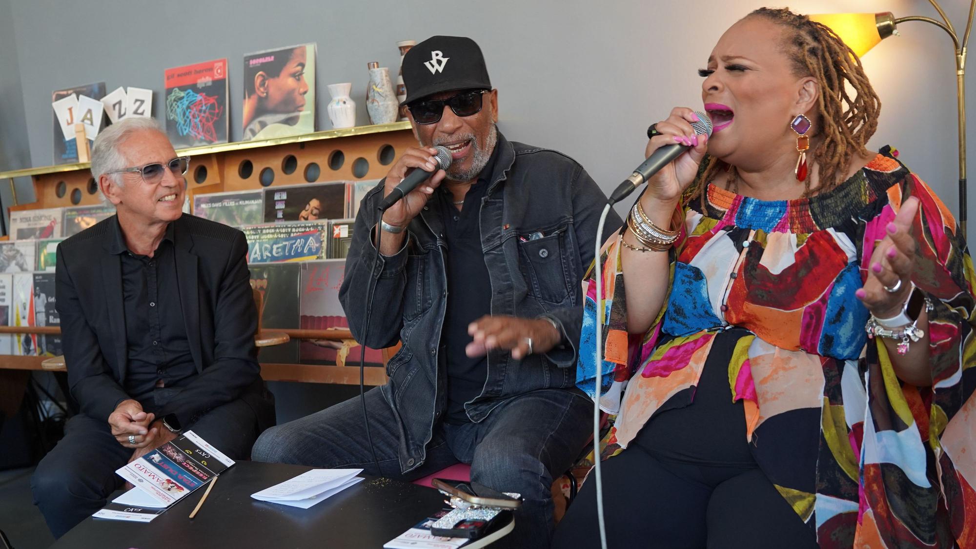 von links: Produzent Klaus Gassmann, Entertainer Ron Williams und Soul-Sängerin Darnita Williams