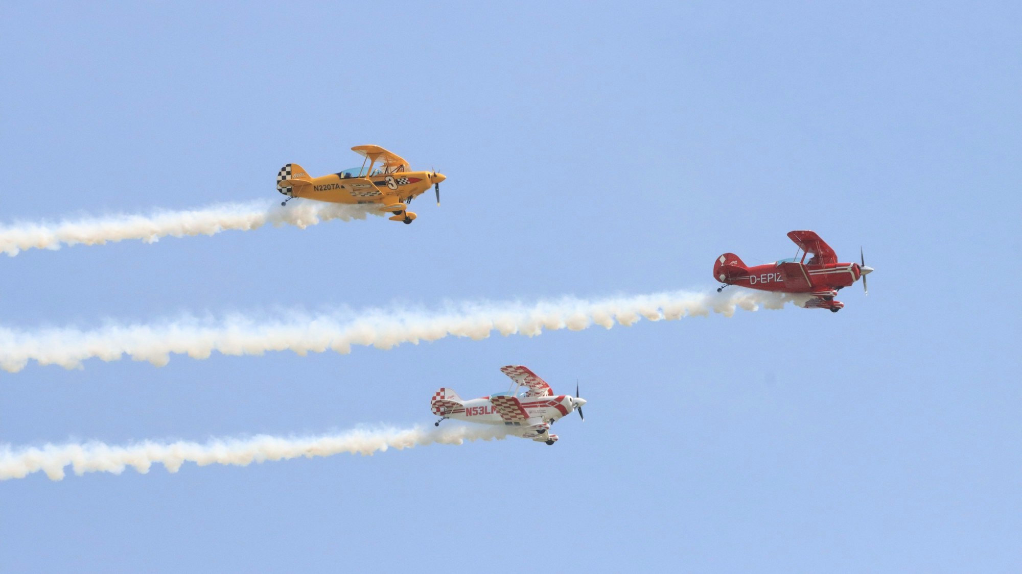 Die Flugvorführungen des Acro-Teams Meschede zählten zu den Höhepunkten des Luftsportfestes.