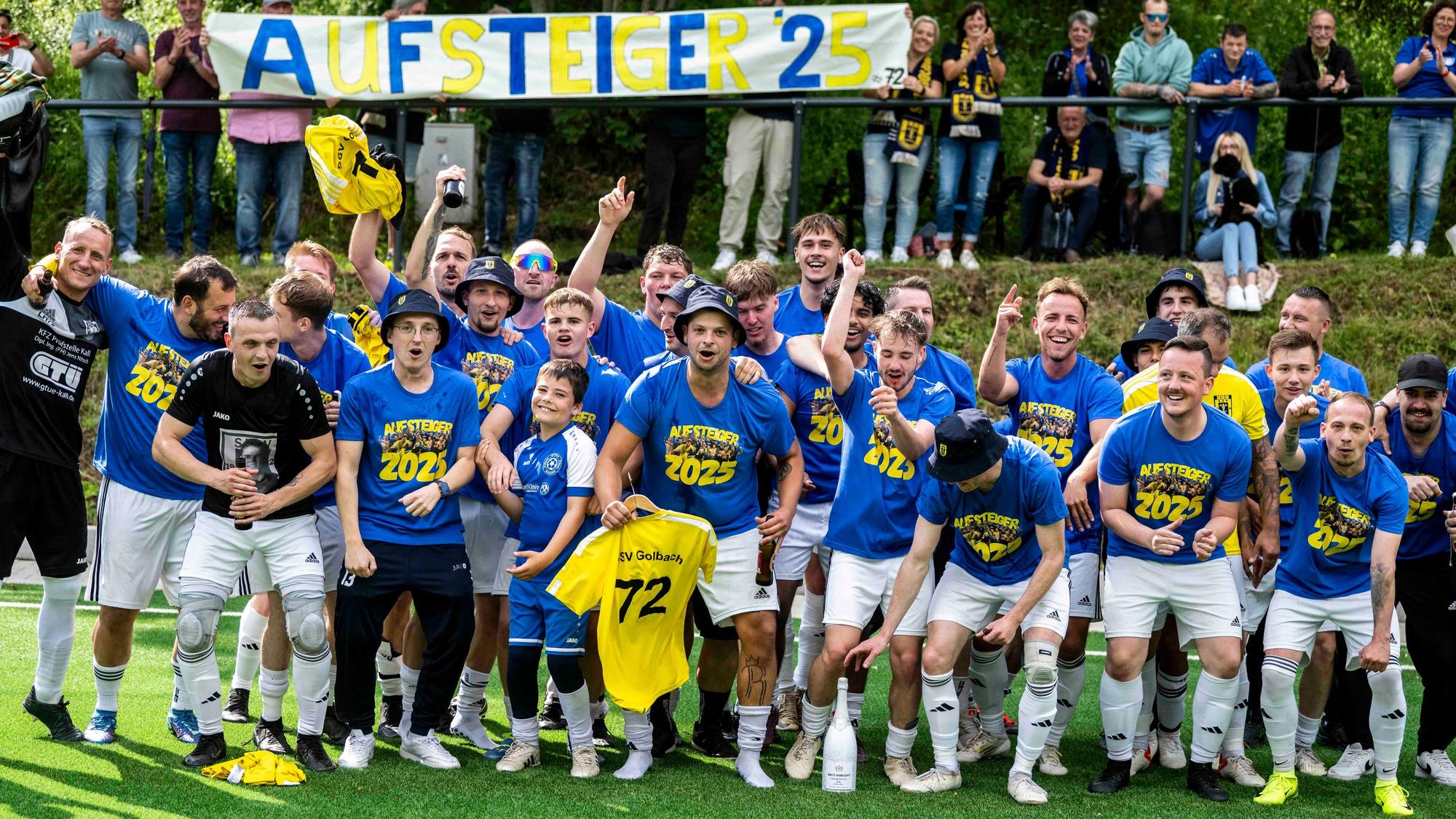 So sehen Kreisliga-A-Aufsteiger aus: Der SSV Golbach machte mit dem 6:1-Erfolg bei der SG Houverath-Mutscheid sein Meisterstück.