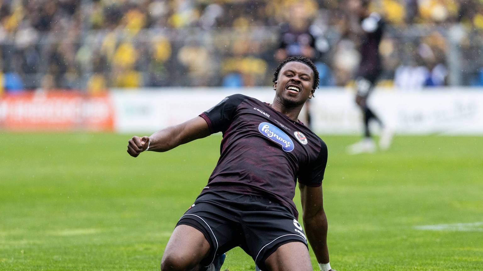 Bitburger-Pokalfinale 2025: Alemannia Aachen - Viktoria Köln 24.05.2025 Viktoria Köln bejubelt das Tor, 2:2 durch Lopes Cabral, Sidny Viktoria Köln, 5 Bitburger-Pokalfinale 2025: Alemannia Aachen - Viktoria Köln Sportpark Höhenberg, Köln 24.05.2025 *** Bitburger Pokalfinale 2025 Alemannia Aachen Viktoria Köln 24 05 2025 Viktoria Köln celebrates the goal, 2 2 by Lopes Cabral, Sidny Viktoria Köln, 5 Bitburger Pokalfinale 2025 Alemannia Aachen Viktoria Köln Sportpark Höhenberg, Cologne 24 05 2025 Copyright: xBEAUTIFULxSPORTS/Buriakovx