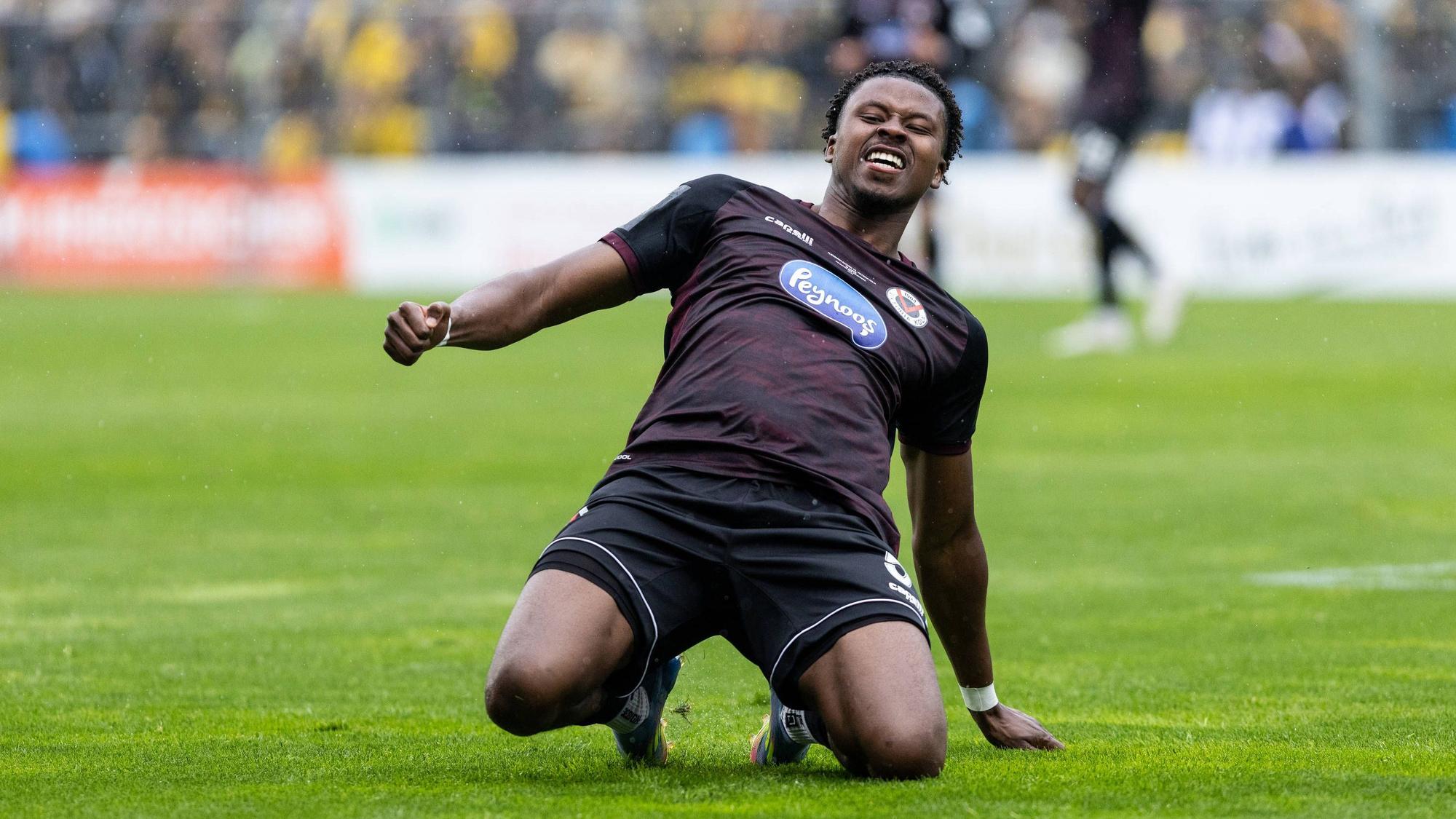 Bitburger-Pokalfinale 2025: Alemannia Aachen - Viktoria Köln 24.05.2025 Viktoria Köln bejubelt das Tor, 2:2 durch Lopes Cabral, Sidny Viktoria Köln, 5 Bitburger-Pokalfinale 2025: Alemannia Aachen - Viktoria Köln Sportpark Höhenberg, Köln 24.05.2025 *** Bitburger Pokalfinale 2025 Alemannia Aachen Viktoria Köln 24 05 2025 Viktoria Köln celebrates the goal, 2 2 by Lopes Cabral, Sidny Viktoria Köln, 5 Bitburger Pokalfinale 2025 Alemannia Aachen Viktoria Köln Sportpark Höhenberg, Cologne 24 05 2025 Copyright: xBEAUTIFULxSPORTS/Buriakovx