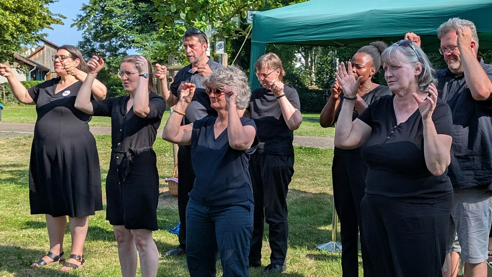 Der Chor bei seinem Auftritt.