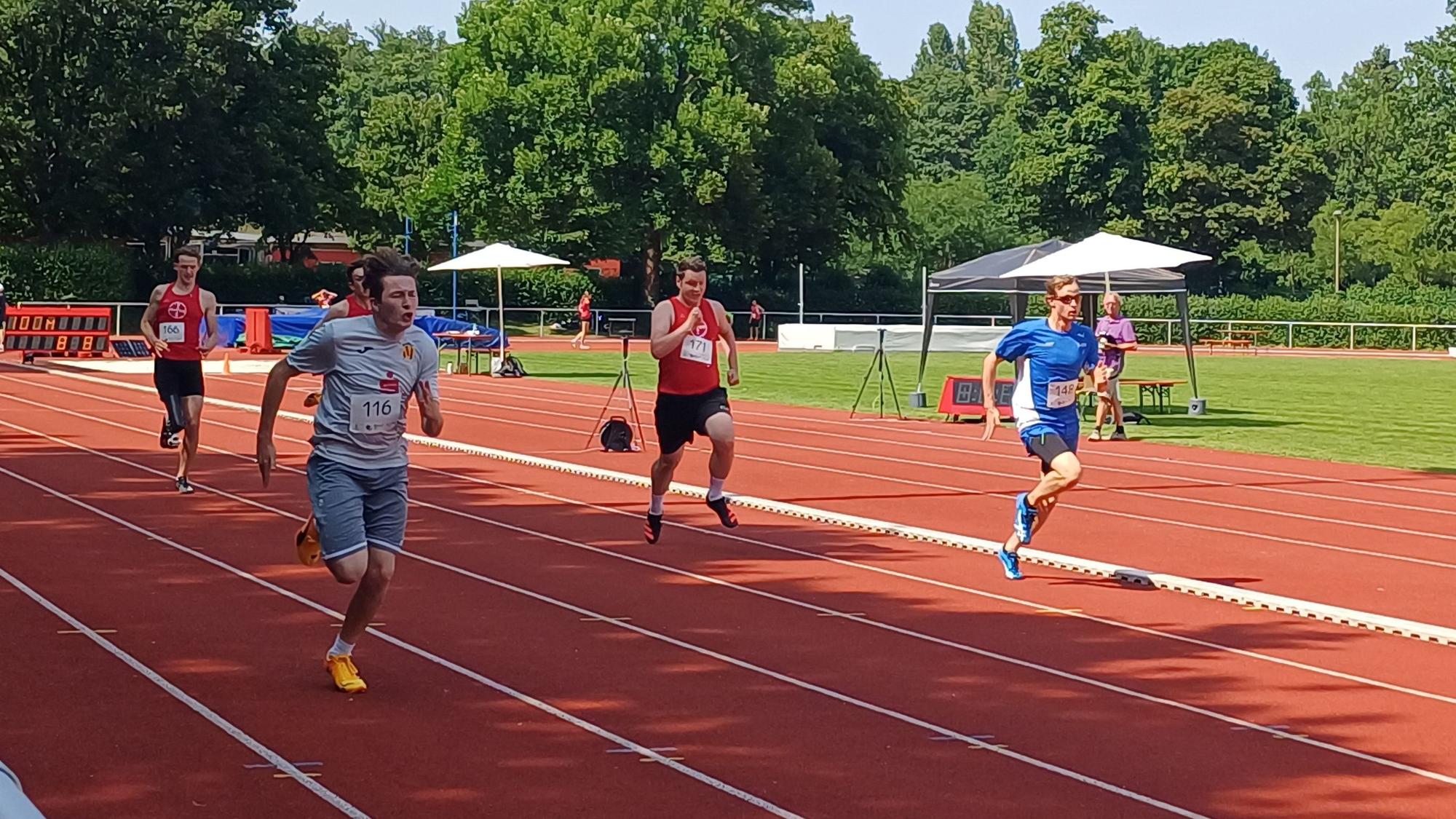 100-Meter-Lauf auf der Anlage in der Balker Aue.