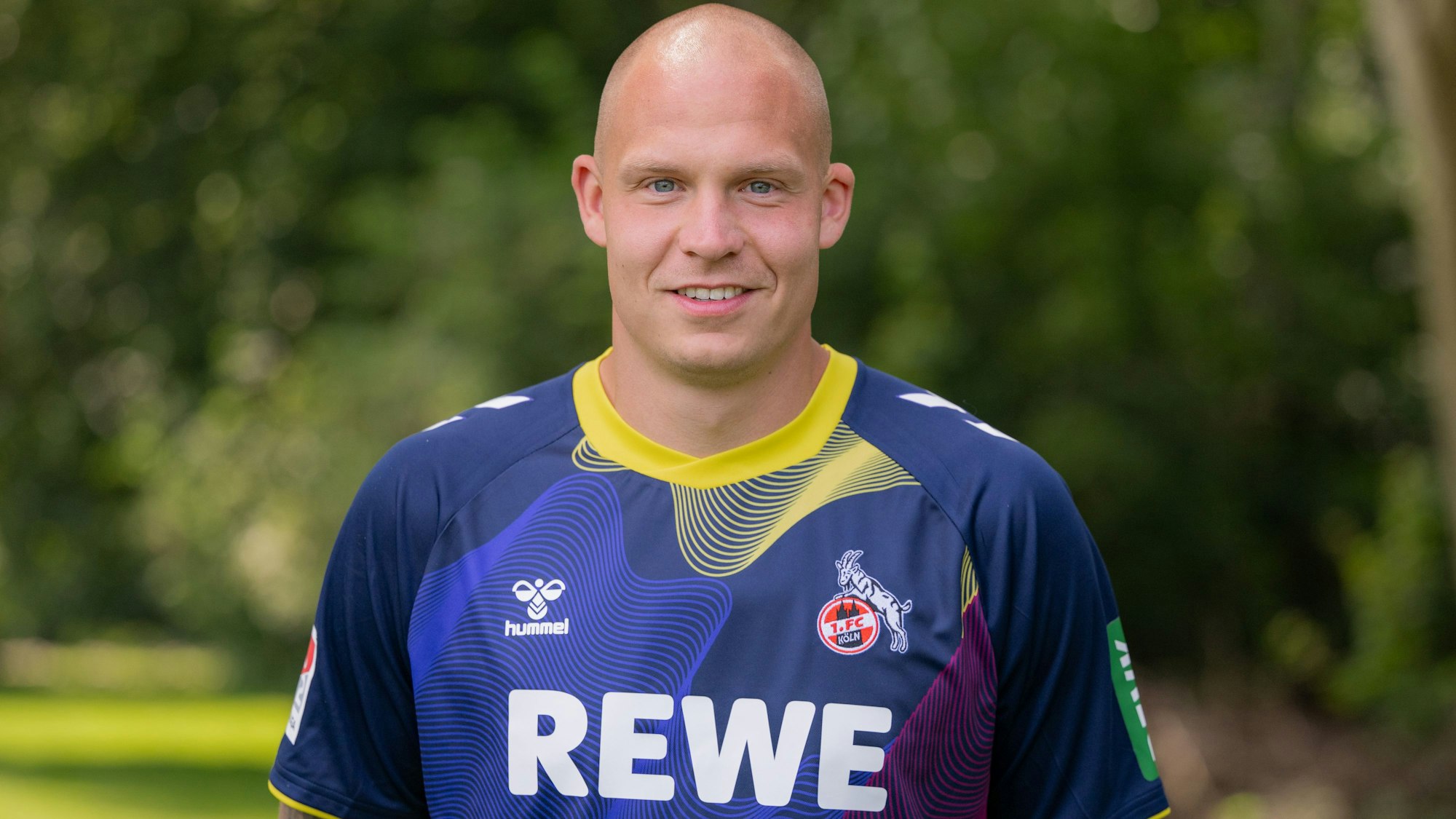 Torhüter Matthias Köbbing, aufgenommen beim offiziellen Fototermin für die Saison 2024/2025.