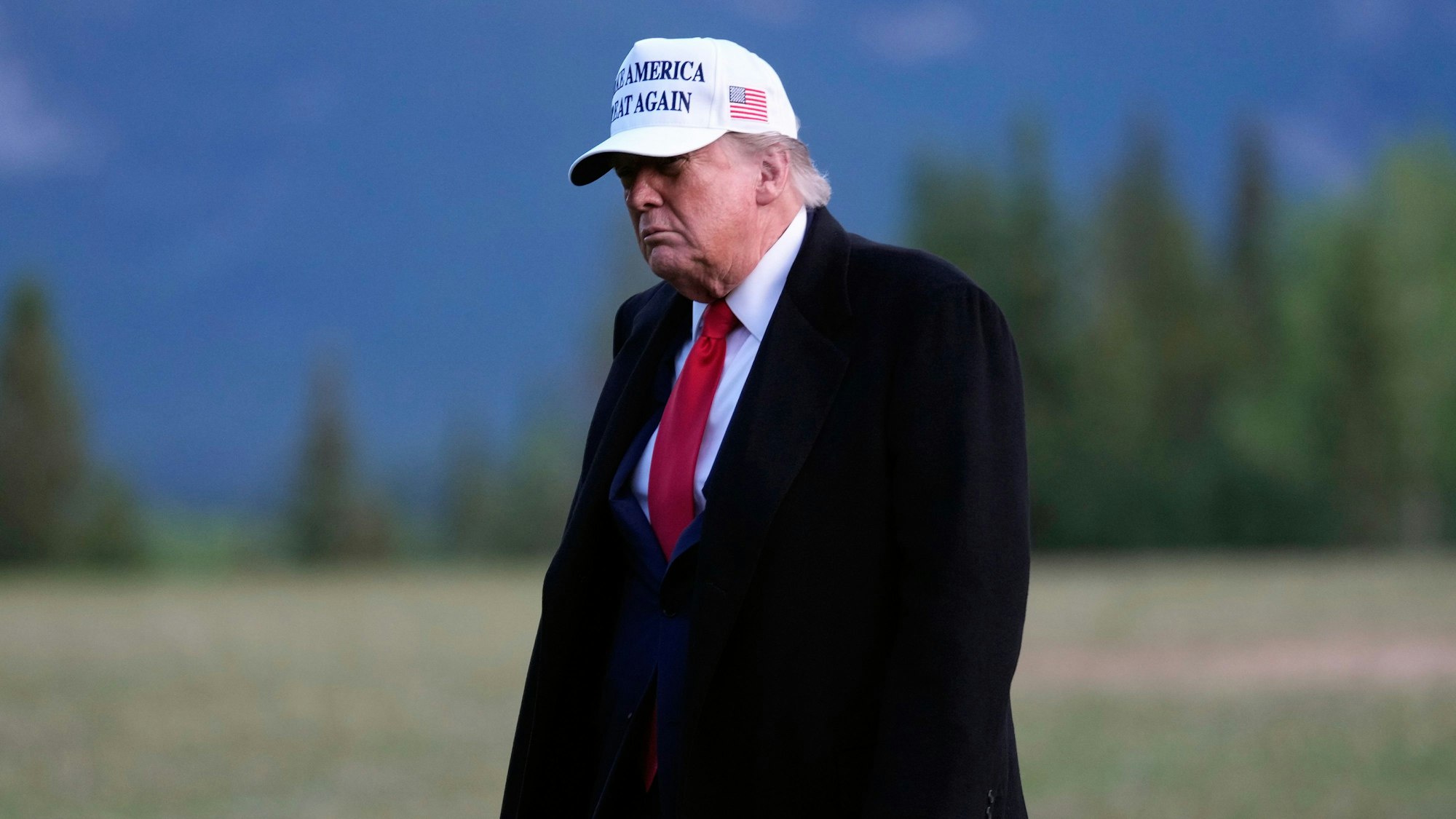 US-Präsident Donald Trump trifft beim G7-Gipfel in Kananaskis ein.