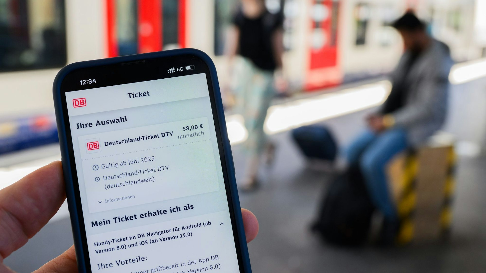 Der Preis des Deutschlandtickets stieg 2025 kräftig. (Illustration)