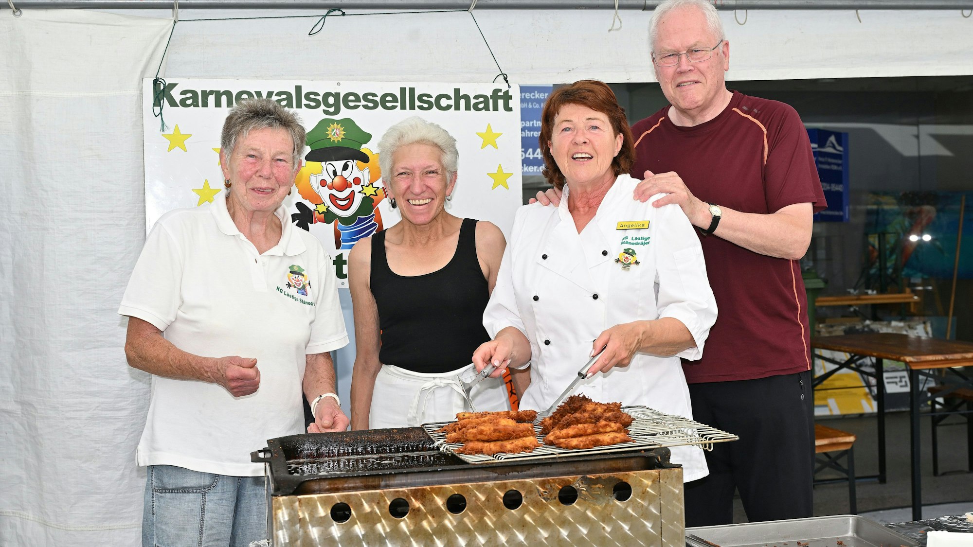 Reibekuchen bei den Löstigen Stänedräjer