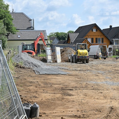 Das Foto zeigt die Bauarbeiten in Kürten-Spitze