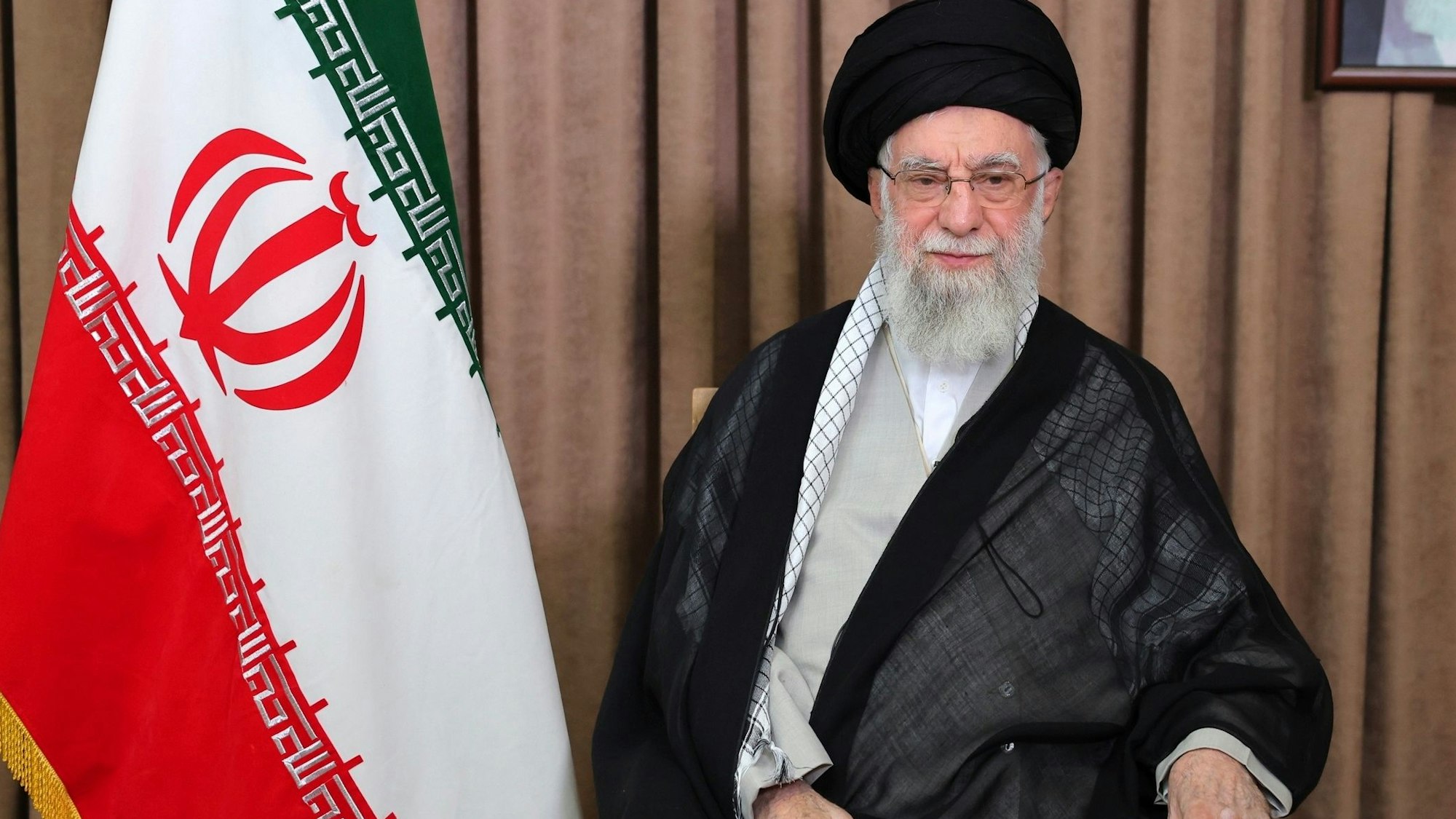 Irans oberster Führer Ayatollah Ali Chamenei bei einer im Fernsehen übertragenen Rede. (Archivbild)