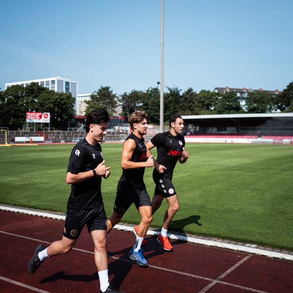 Fortuna Kölns Profis während der Leistungsdiagnostik im Südstadion