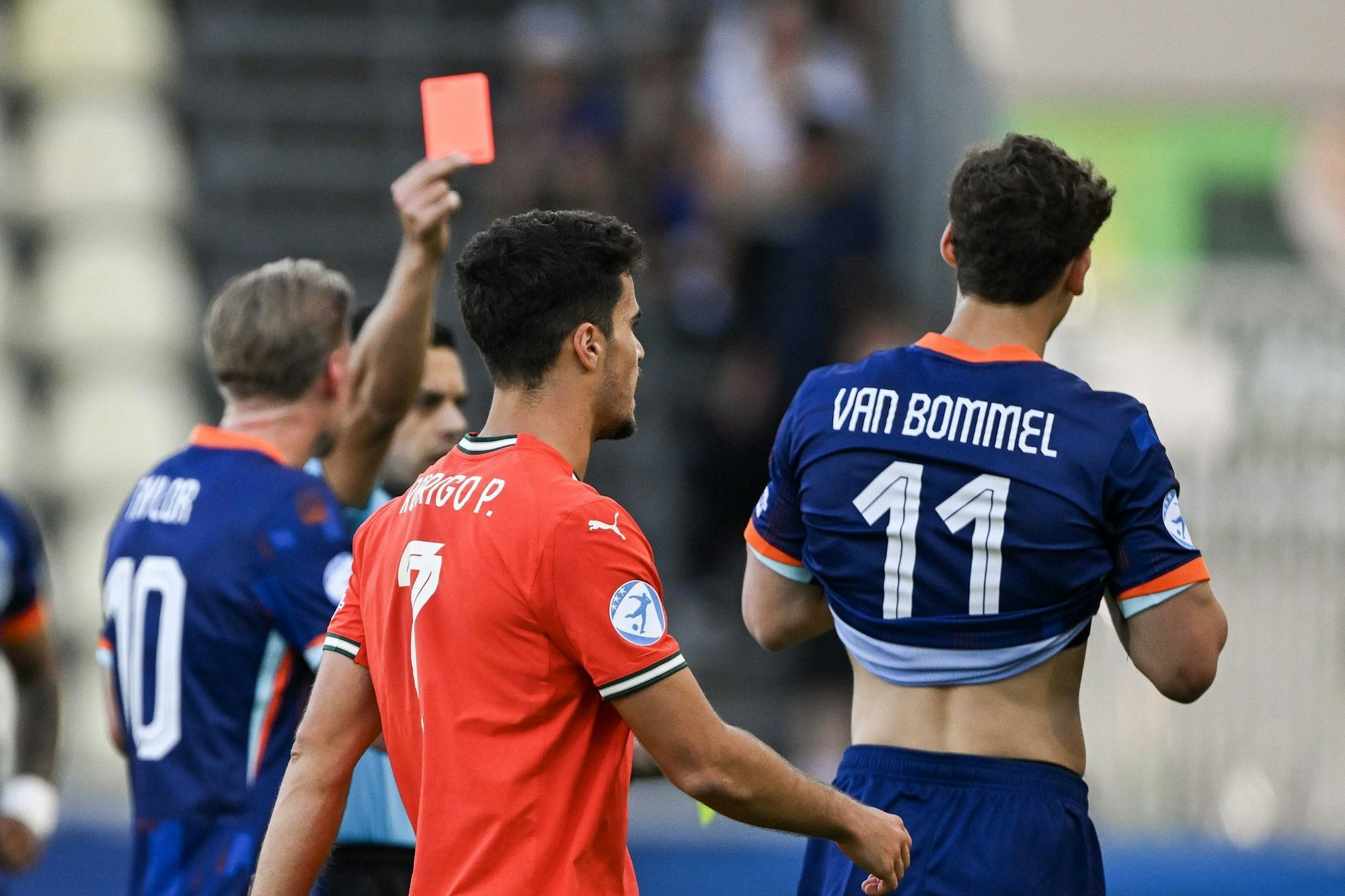 Rot für van Bommel: Bei der U21-EM werden Erinnerungen wach.