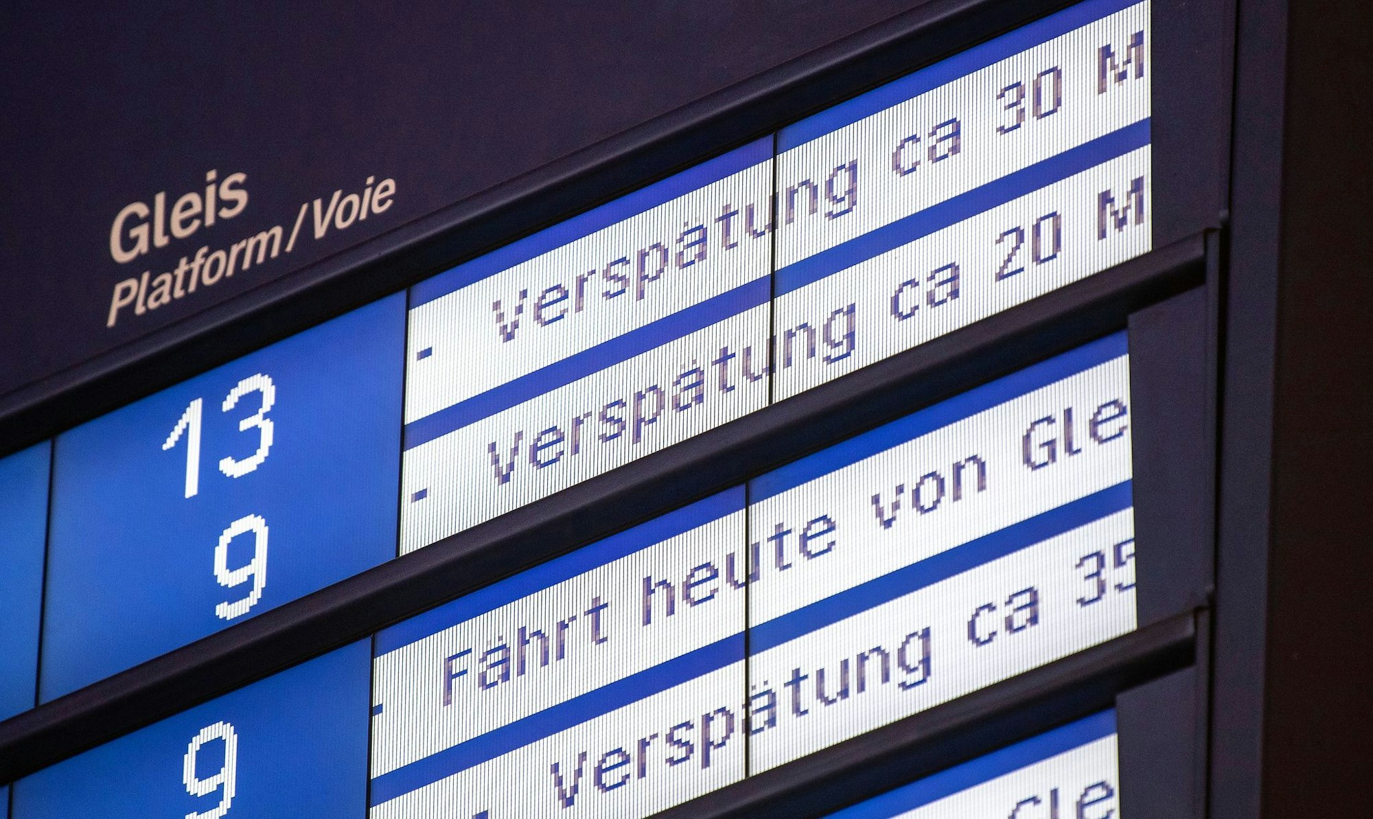 Die Bahn war im vergangenen Jahr so unpünktlich wie noch nie seit der Bahnreform 1994. (Archivbild)