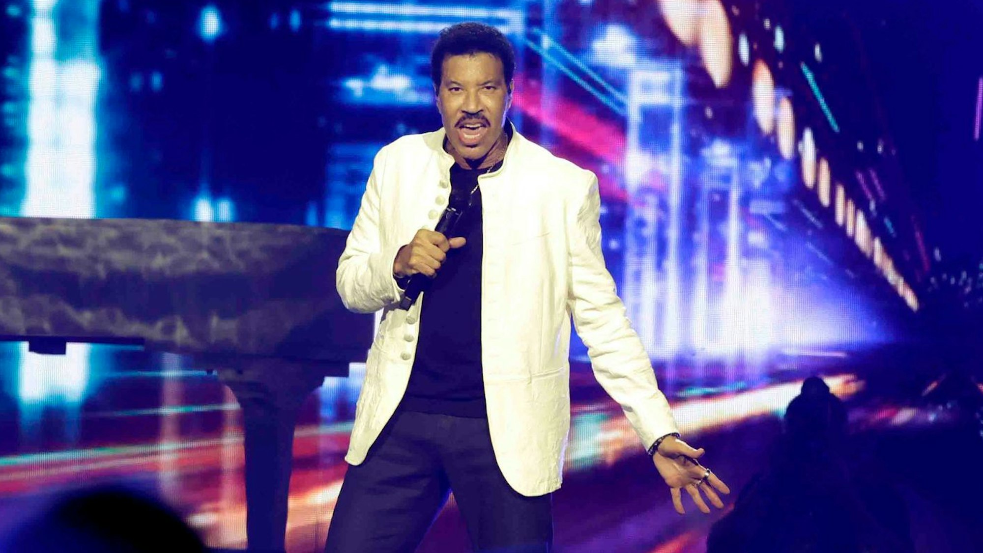 Lionel Brockman Richie (* 20. Juni 1949 in Tuskegee, Alabama, Amerikanischer R&B-Sänger)
"Say Hello To The Hits"-Tour
am 22. Juni 2025
in der Lanxess Arena, Deutz-Kalker Straße 1, 50679 Köln