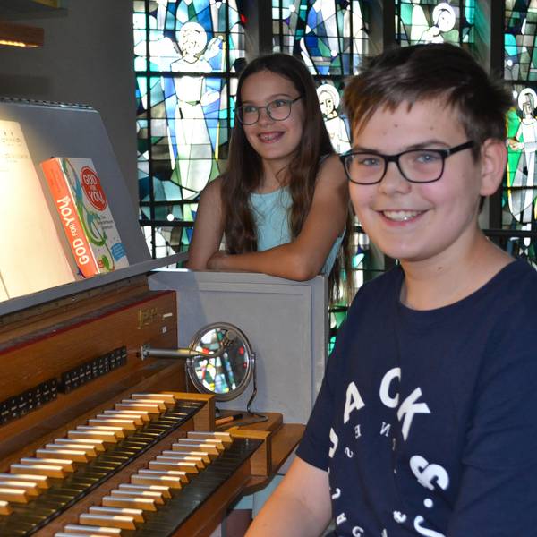 Paul Stasch und seine Schwester Greta sind musikalische Spendensammler.