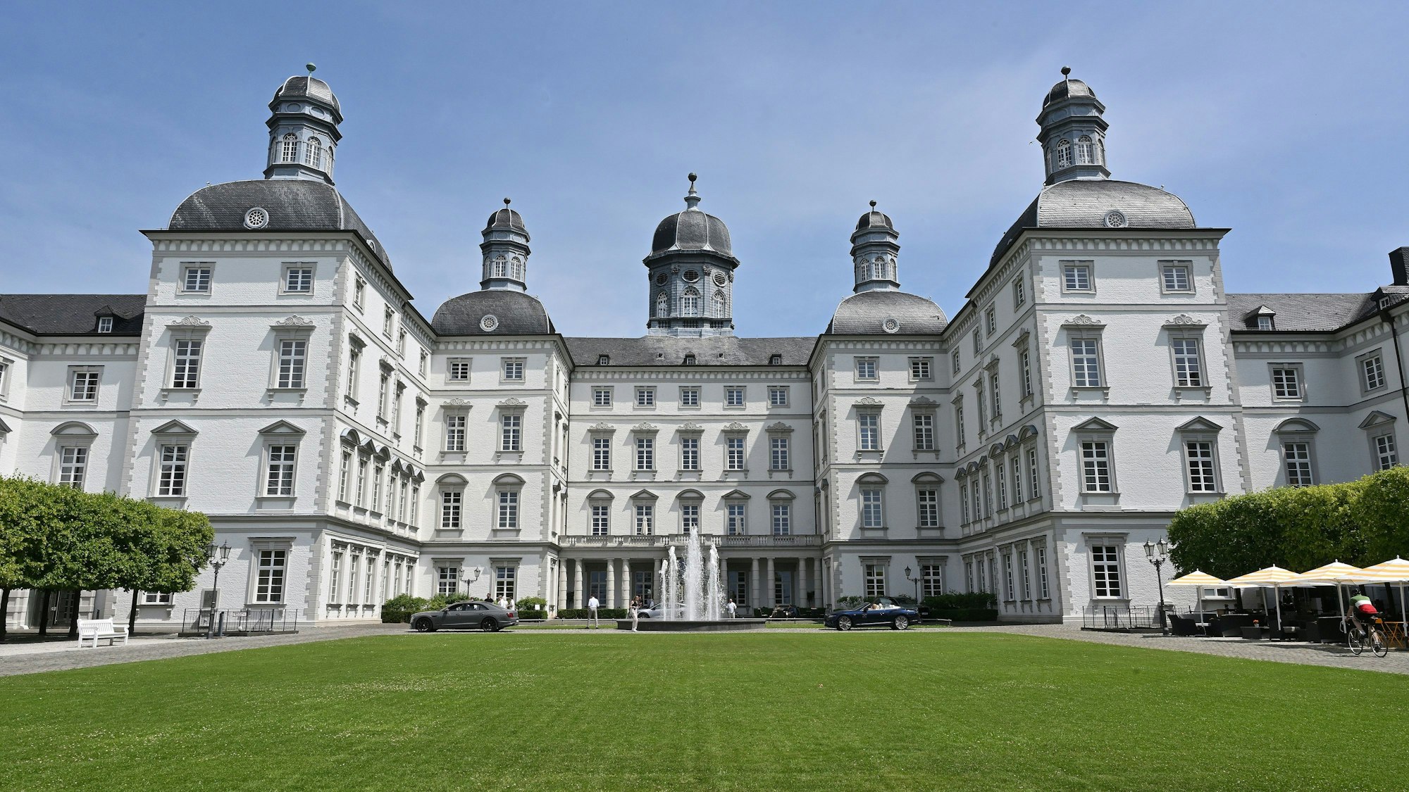 Das Foto zeigt das Grandhotel Schloss Bensberg in Bergisch Gladbach