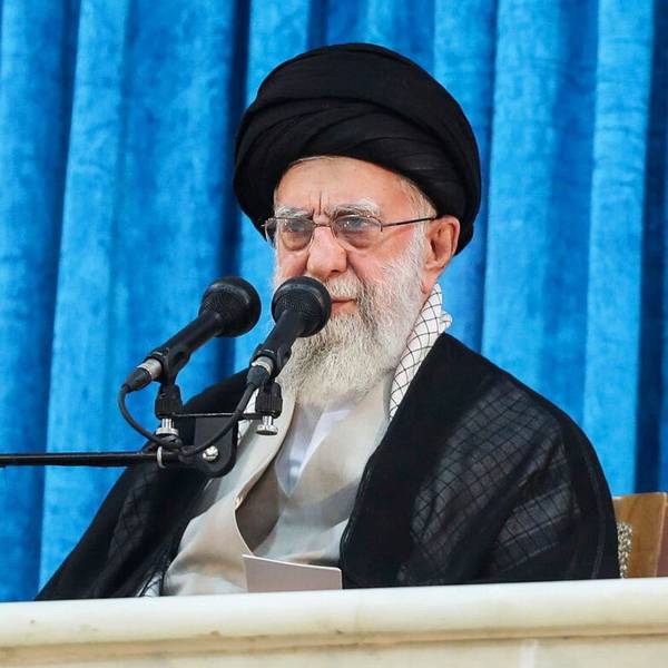 Der oberste iranische Führer Ajatollah Ali Chamenei bei einer Zeremonie anlässlich des Todestages des verstorbenen Revolutionsgründers Ajatollah Chomeini. (Archivbild)