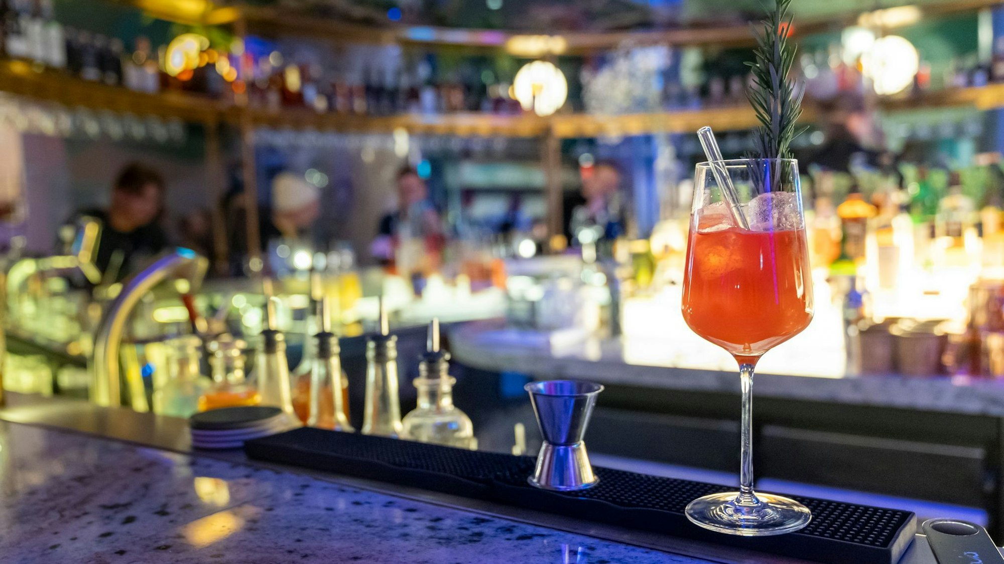 Genuss statt Rausch: Viele Cocktail-Klassiker gibt es heute in alkoholarmen Versionen - oder ganz ohne Promille.