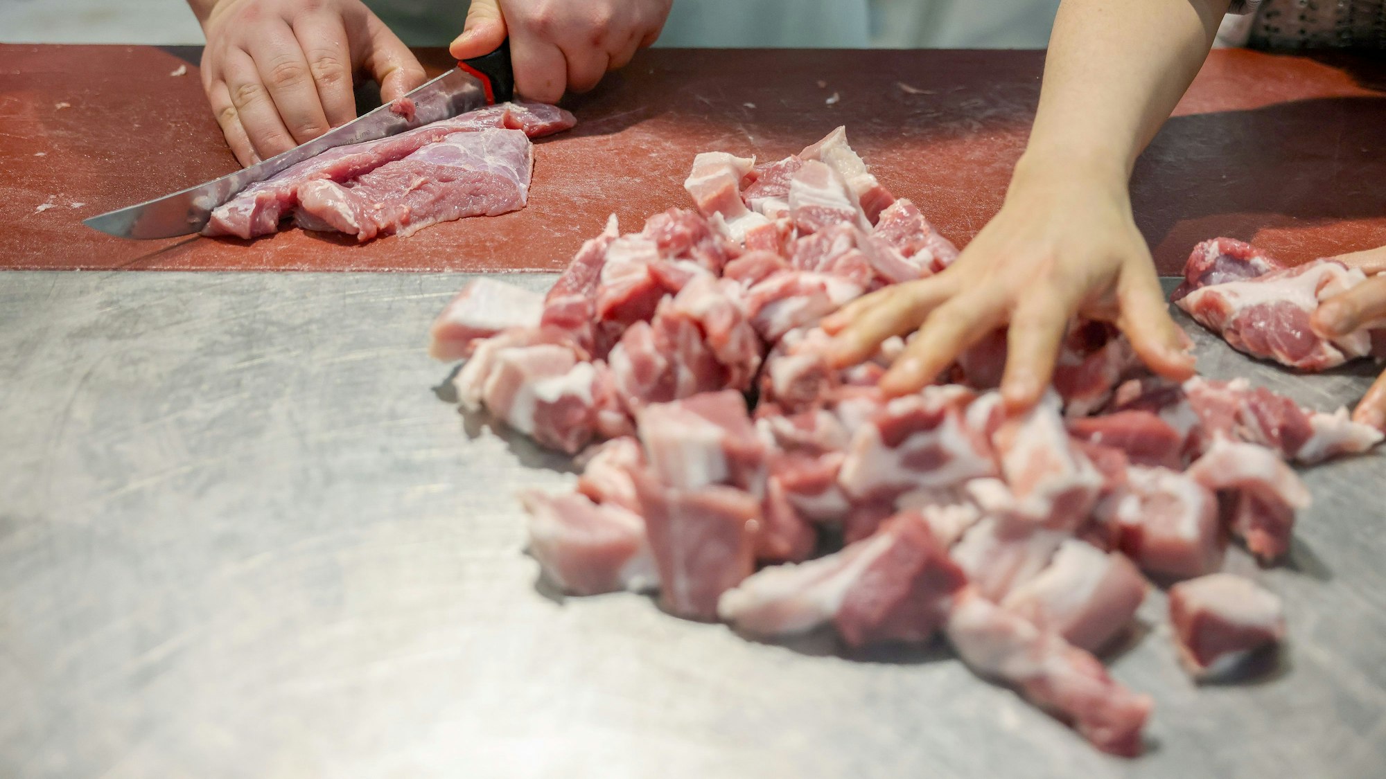 Fleisch in Nordfrankreich ist mit dem Bakterium Escherichia coli verunreinigt und sorgt für Krankheitsfälle.