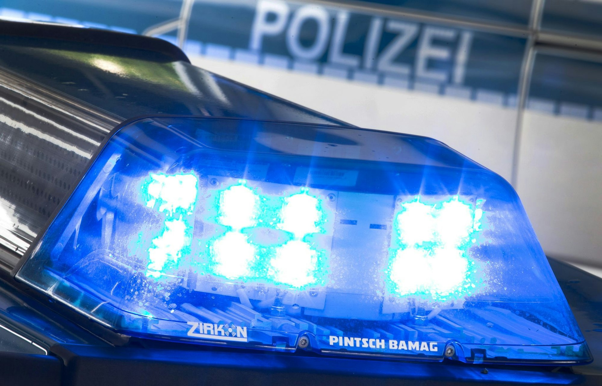Ein 14-Jähriger verursachte einen Auffahrunfall in Castrop-Rauxel. (Symbolbild)