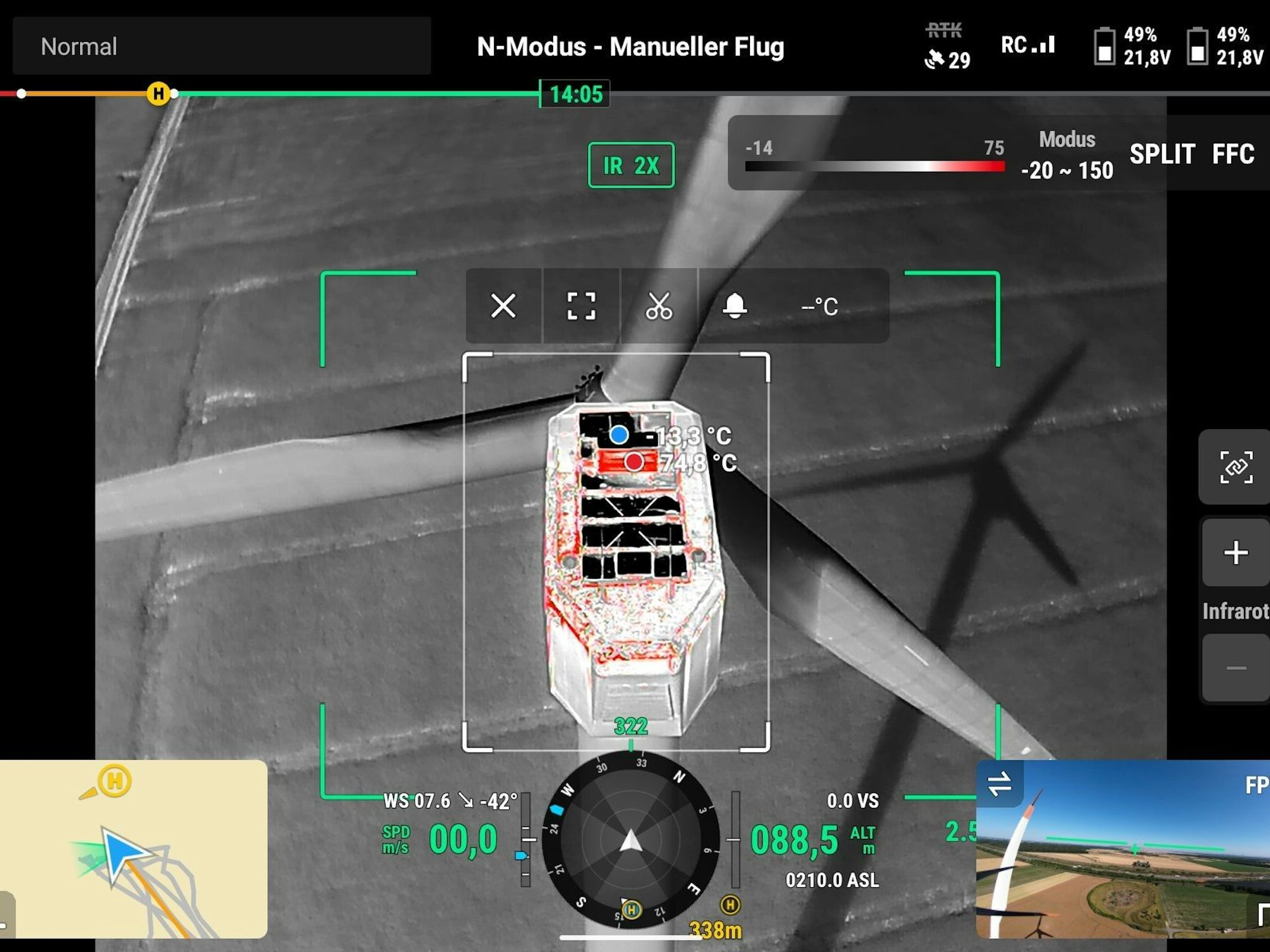 Das Bild ist eine Drohnenaufnahme und zeigt die Nabe des Windrads in 70 Meter Höhe.