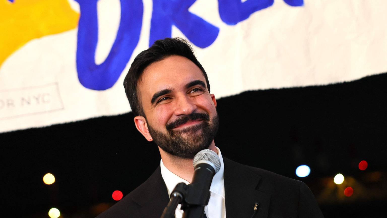 Zohran Mamdani hat die Vorwahl der Demokraten für die Bürgermeisterwahl der Stadt New York gewonnen.