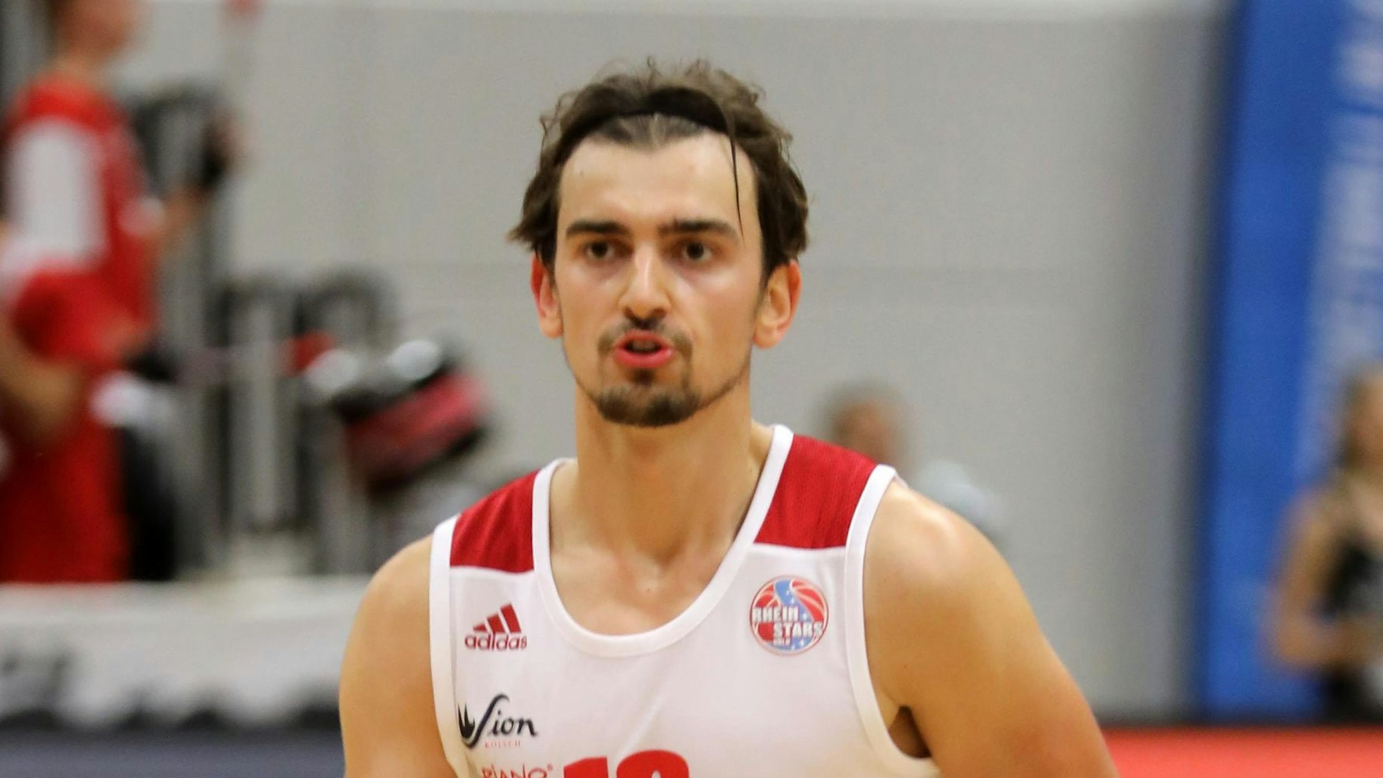 RheinStars Köln - Bayer Giants II
Basketball Saison 2019 2020
Koeln Deutschland
Datum: 20.09.2019
Tibor Taras (RheinStars)
Copyright
Eduard Bopp Sportfotografie
An St. Magdalenen 14
50678 Köln
0171/5467289
mail@fotobopp.de