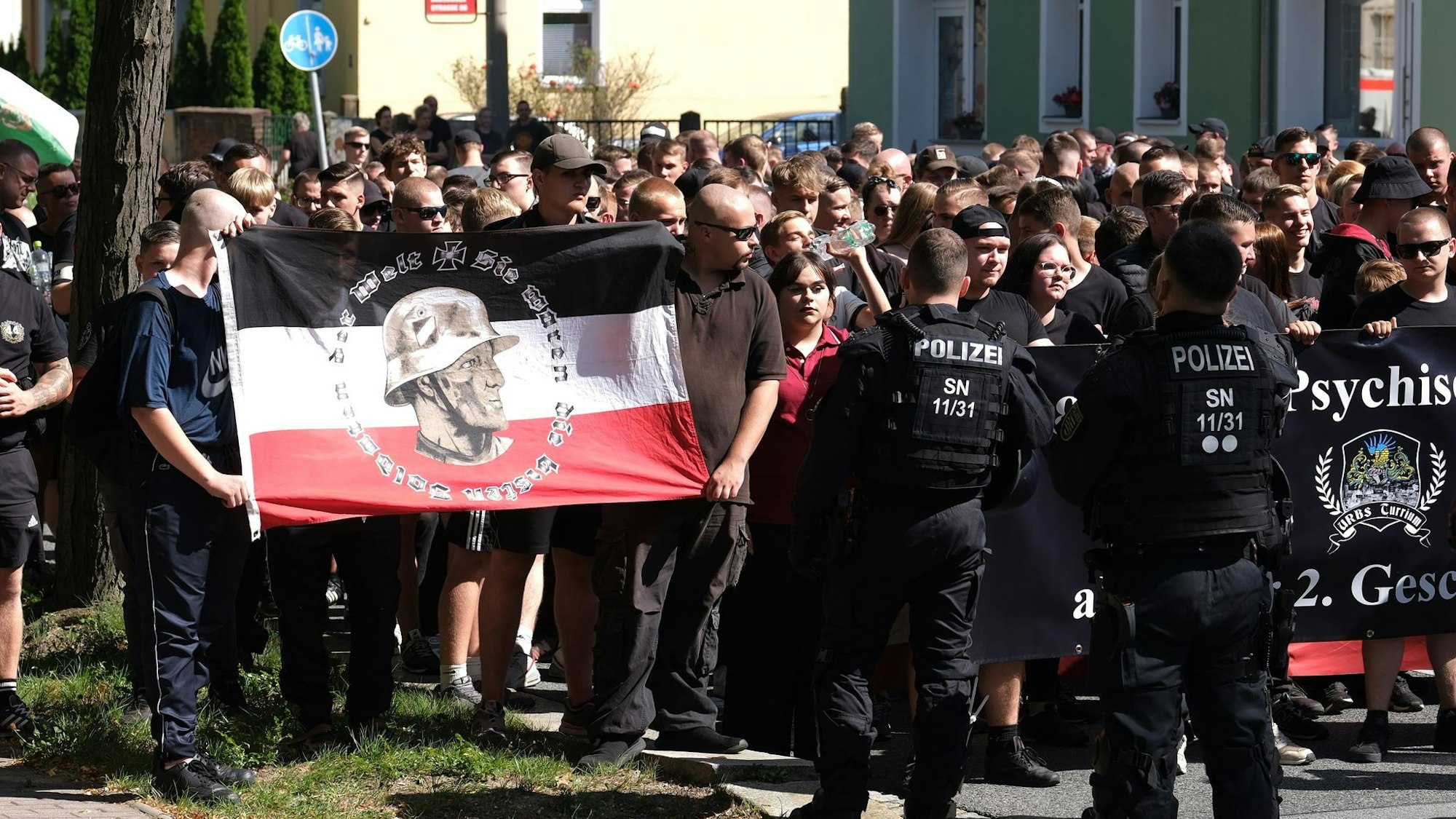 Mehrere CDS-Veranstaltungen waren zuletzt begleitet von Aktionen rechter Gruppen, wie hier in Bautzen. (Archivfoto)