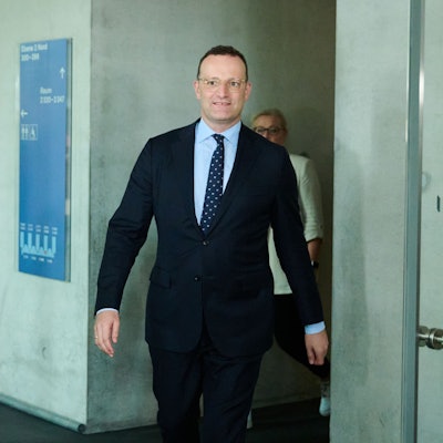 Berlin: Jens Spahn (CDU), Fraktionsvorsitzender der Bundestagsfraktion seiner Partei und ehemaliger Gesundheitsminister, kommt zum Haushaltsausschuss ins Paul-Löbe-Haus.