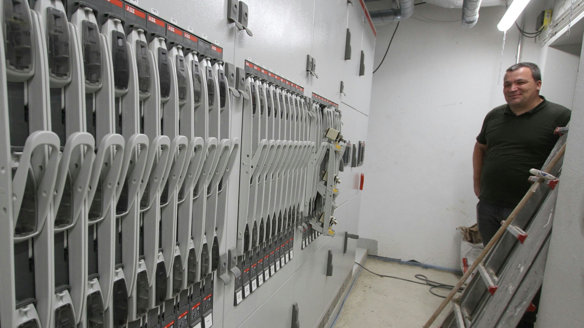 Das Rathaus Siegburg wird saniert, die Arbeiten stehen kurz vor dem Abschluss. Niederspannungshauptverteilung im Keller