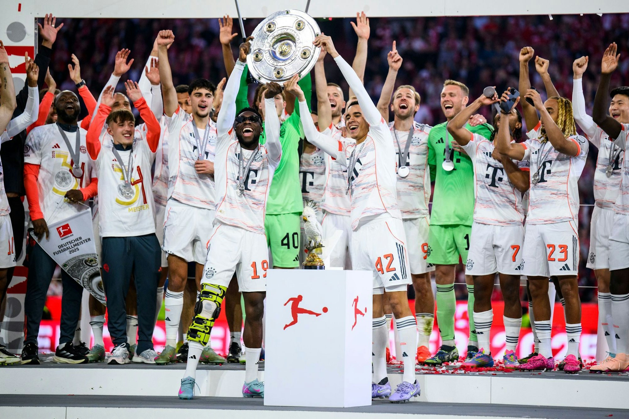 Die Münchner holten sich in der vergangenen Saison die Schale zurück.