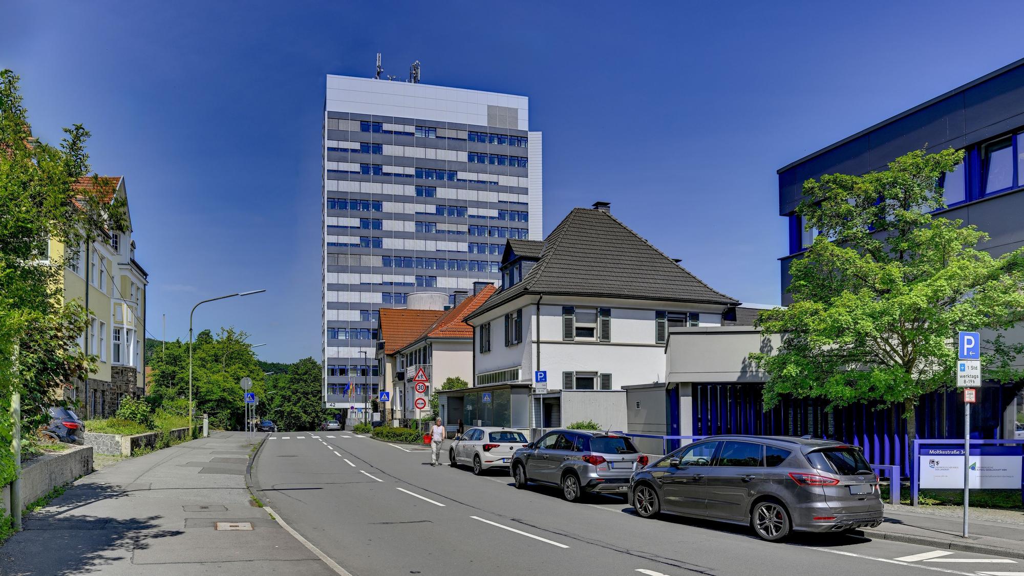 Das Bild zeigt das Kreishaus in Gummersbach.